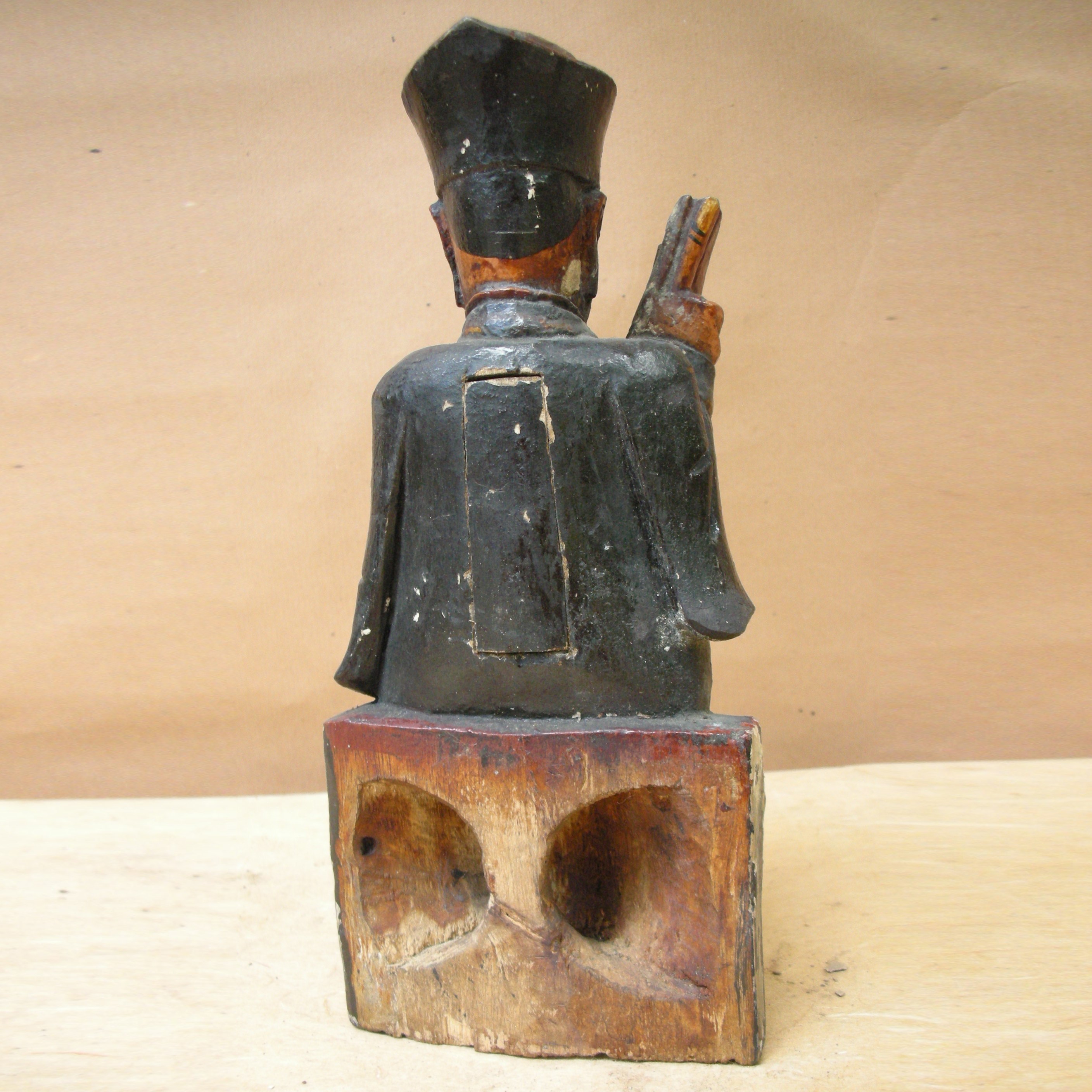 Scultura in legno di saggio