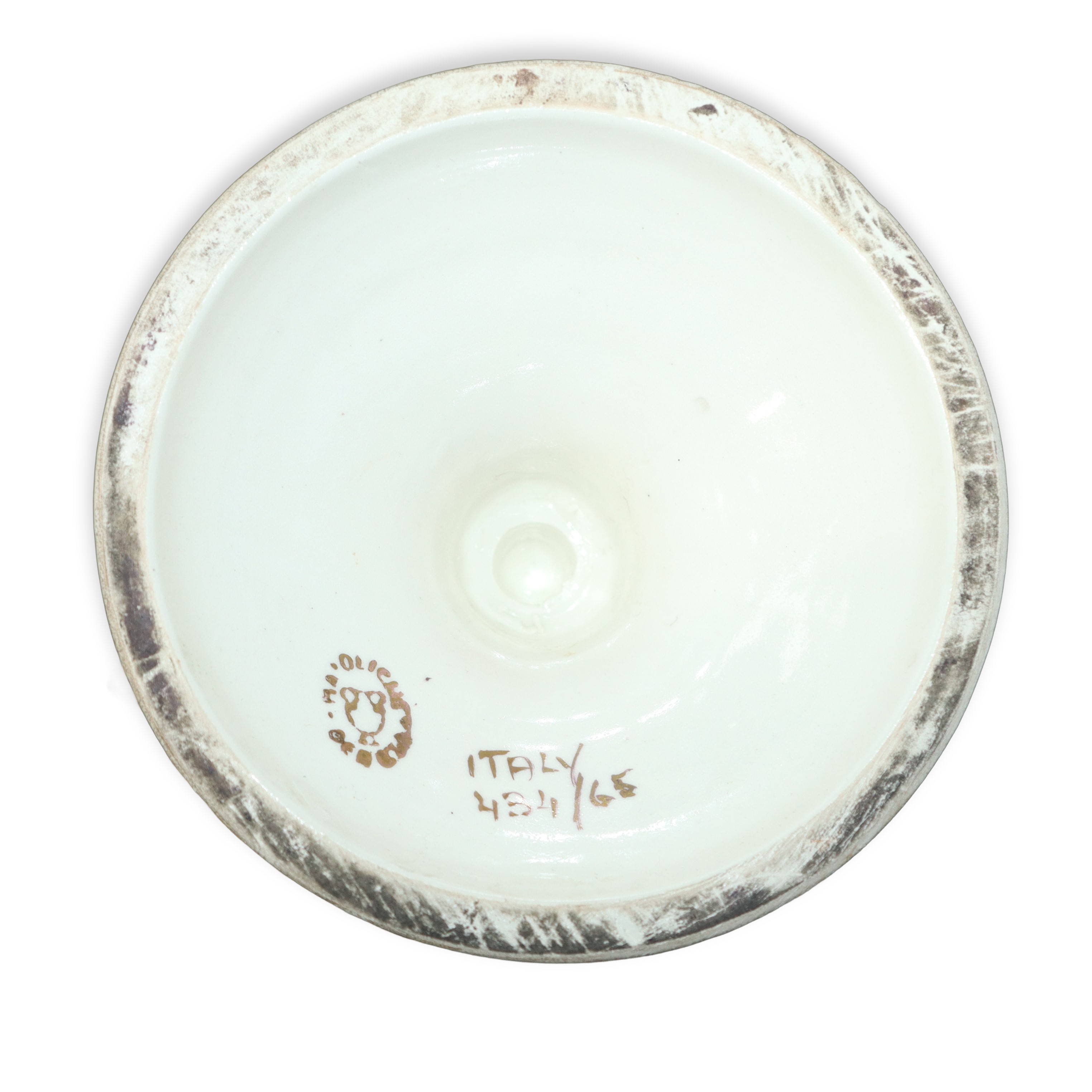 Vaso bianco biansato con figure classiche in rilievo