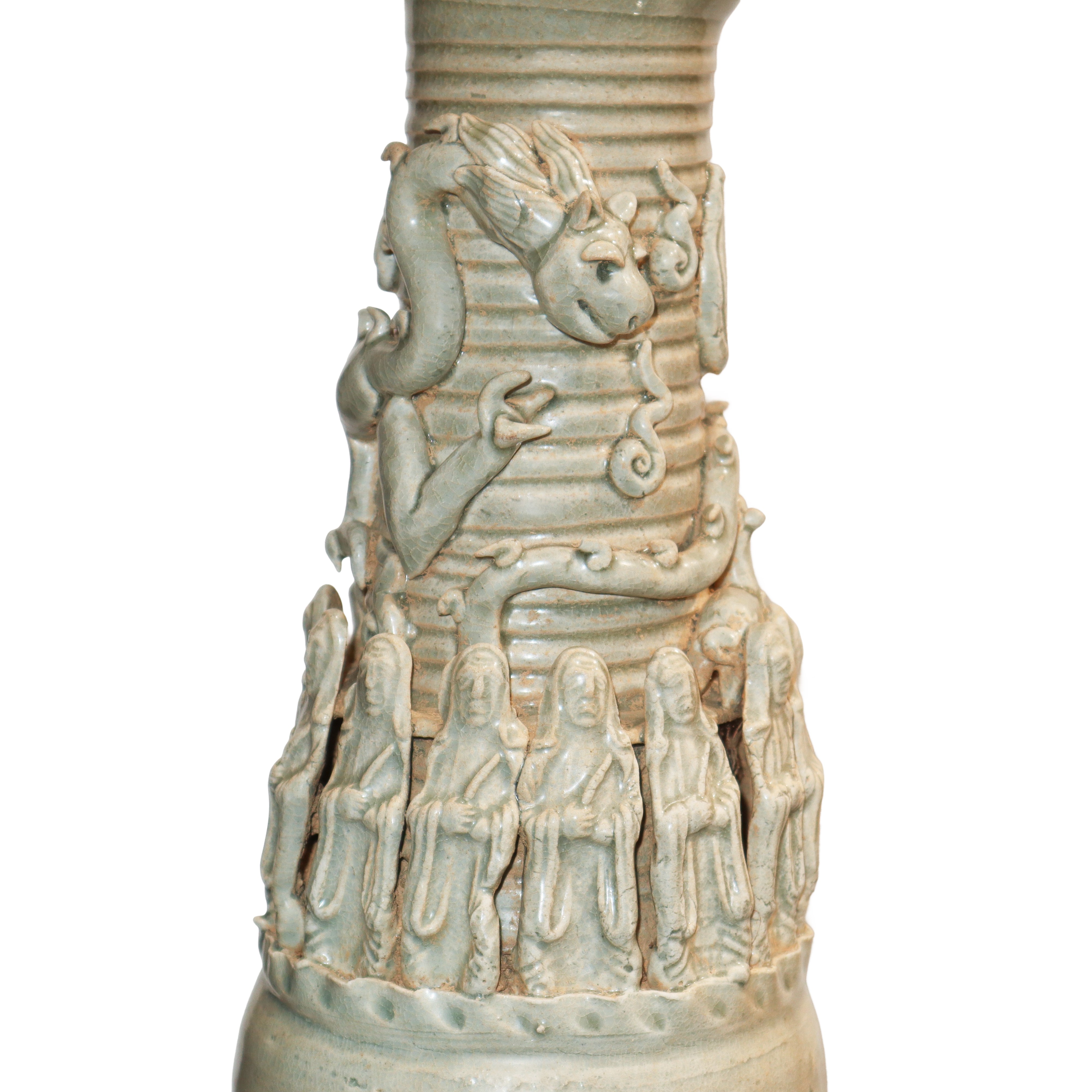 Coppia di vasi poutiche con dragoni e personaggi, in ceramica dipinta bianca. Dinastia Song