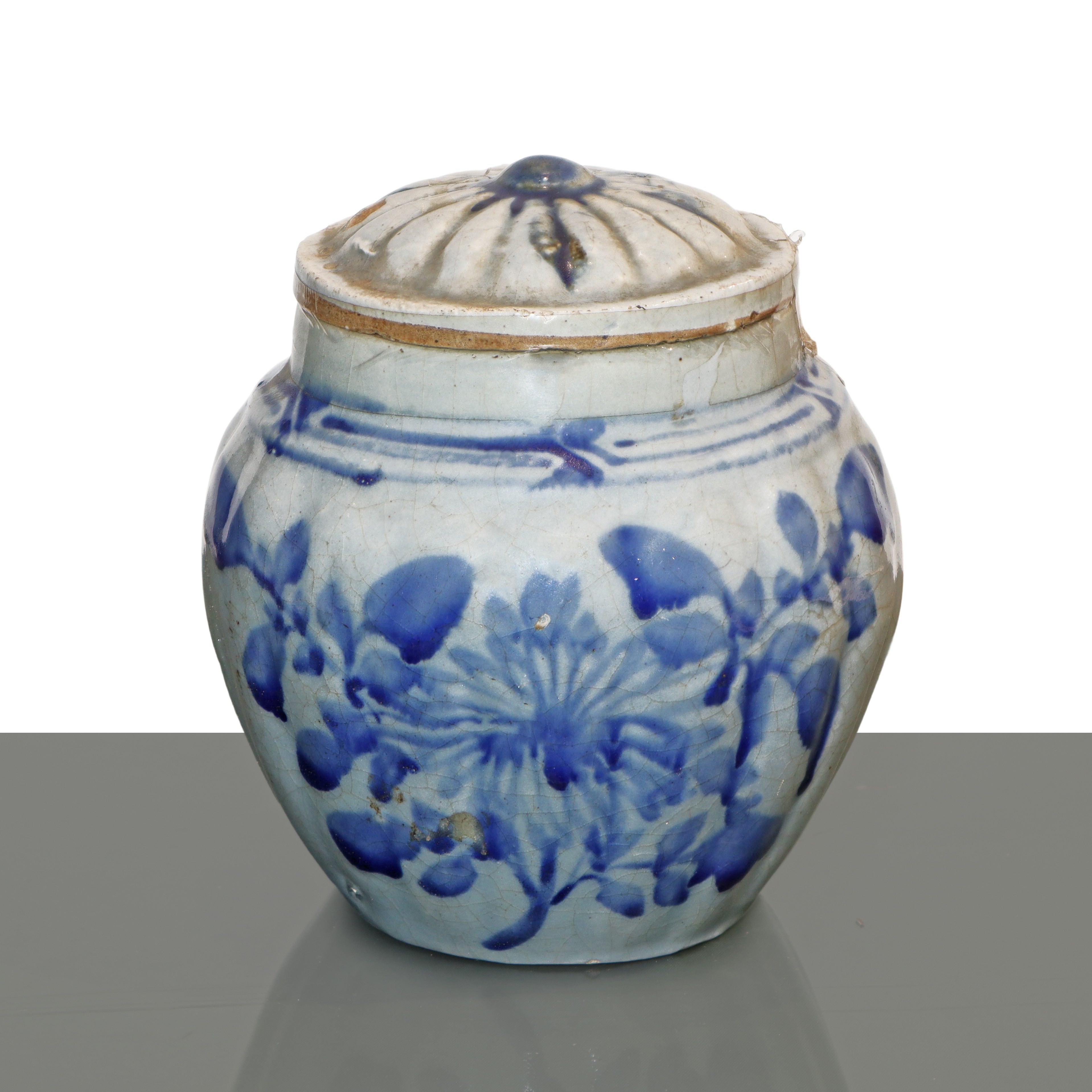 Vaso in ceramica policromo con i toni del blu, dinastia Qing