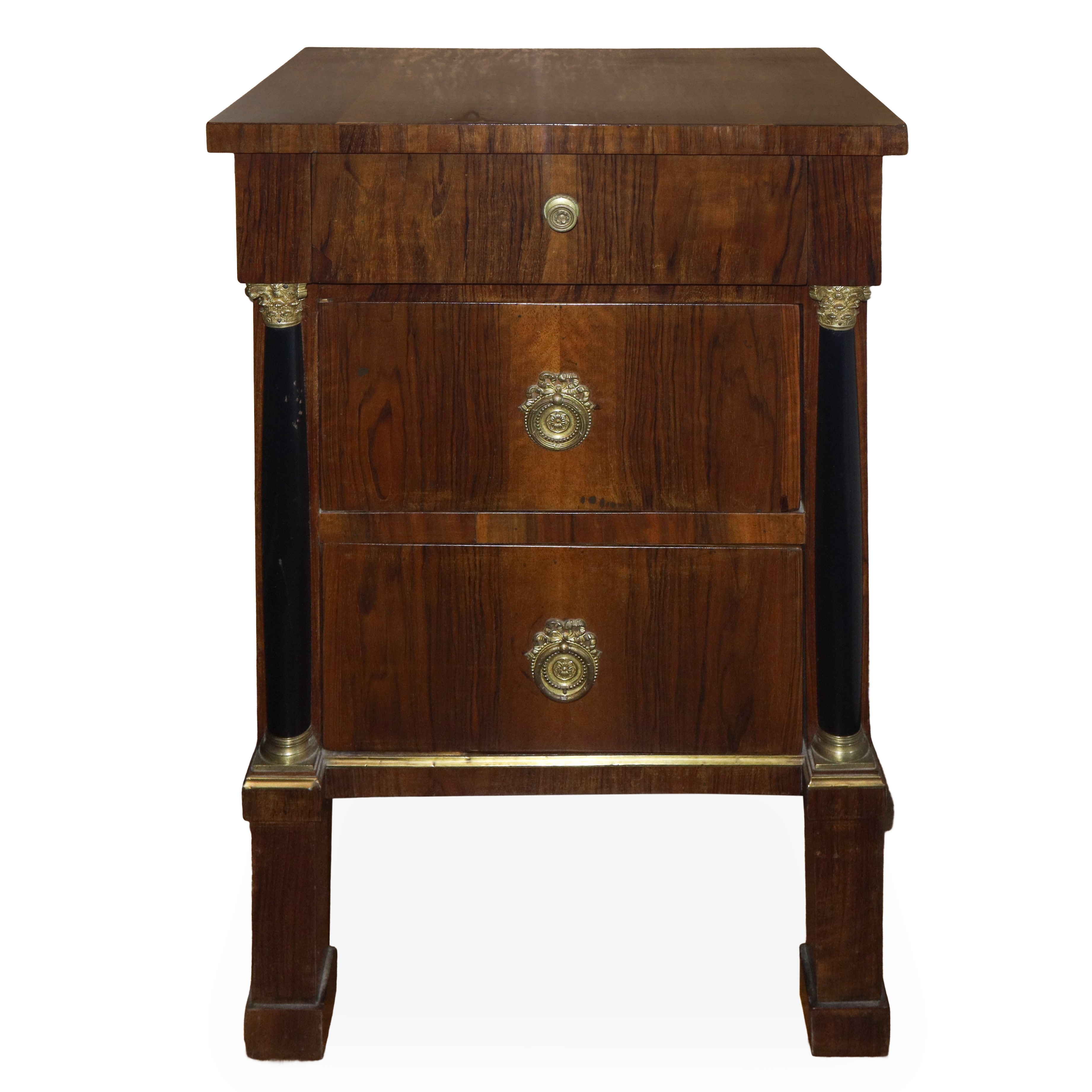 Camera da letto Emiliana con impiallacciatura in noce