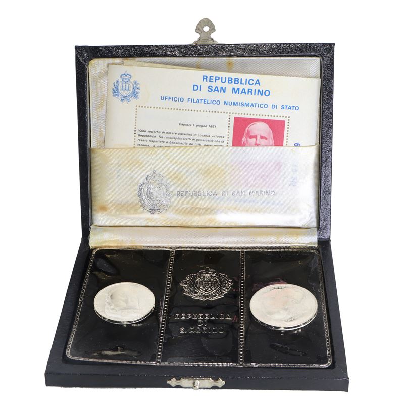 Dittico di monete d'argento a corso legale commemorative del 1° centenario della morte di Giusepp...