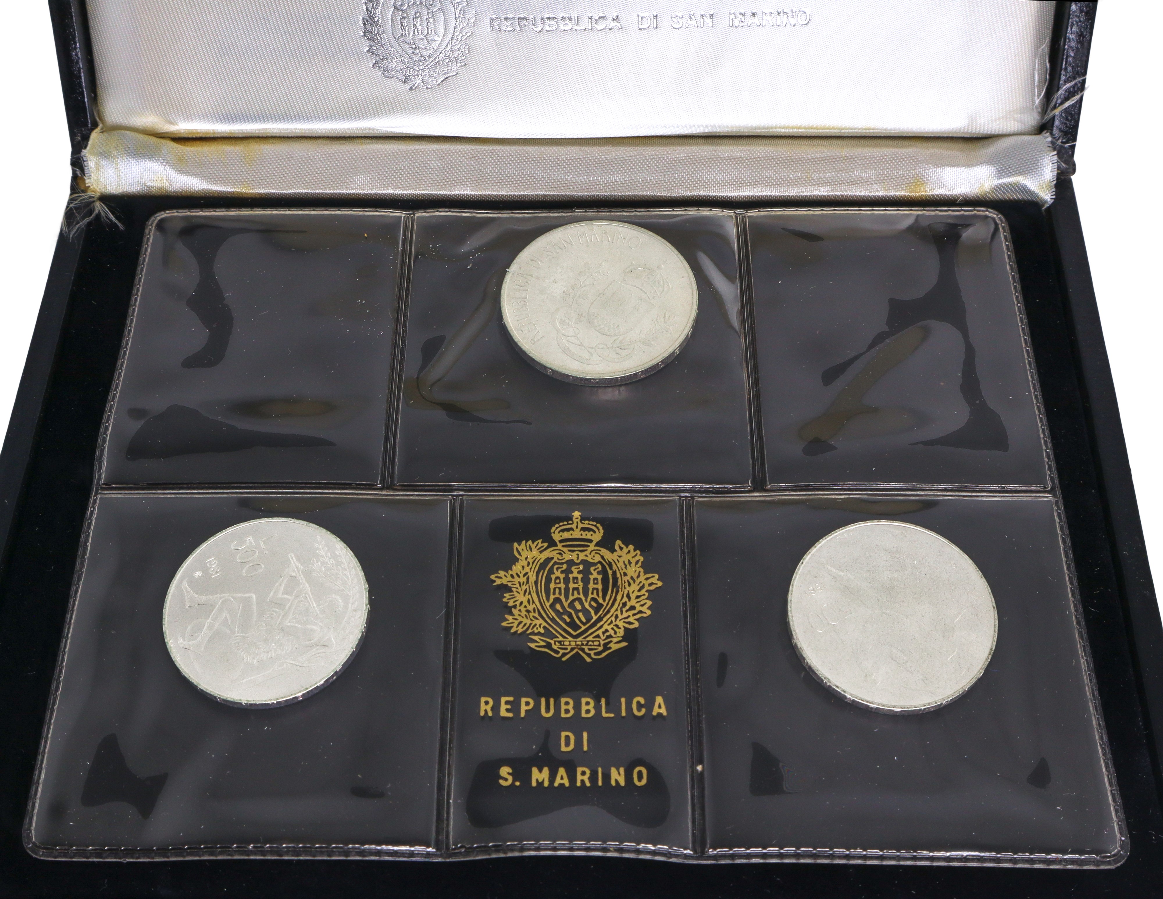 Trittico di monete d'argento a corso legale commemorative del bimillenario della morte di Virgili...