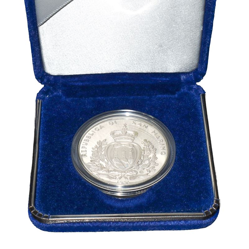 Moneta d'argento celebrativa a corso legale