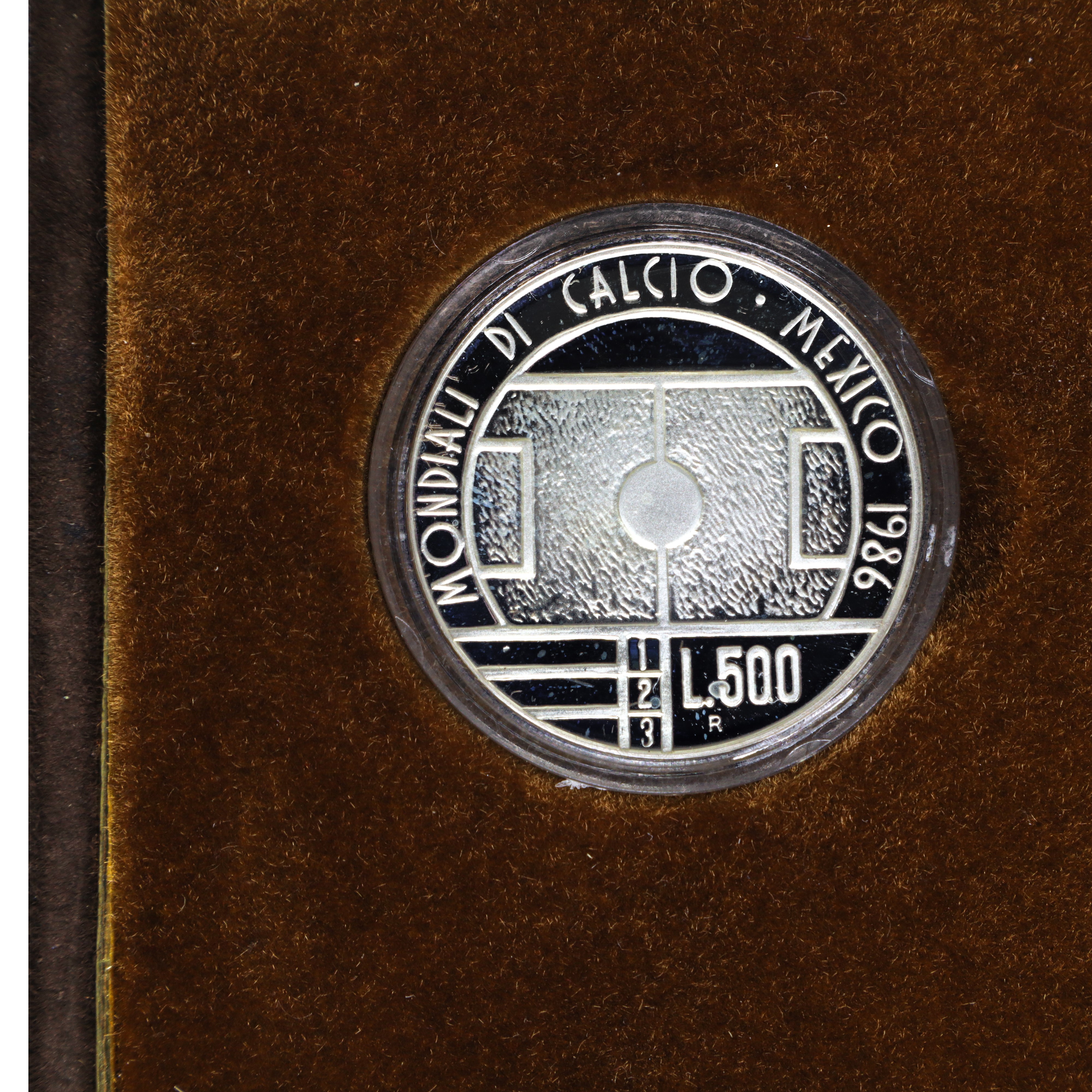 Dittico di monete d'Argento a corso legale celebrative dei campionati mondiali di calcio