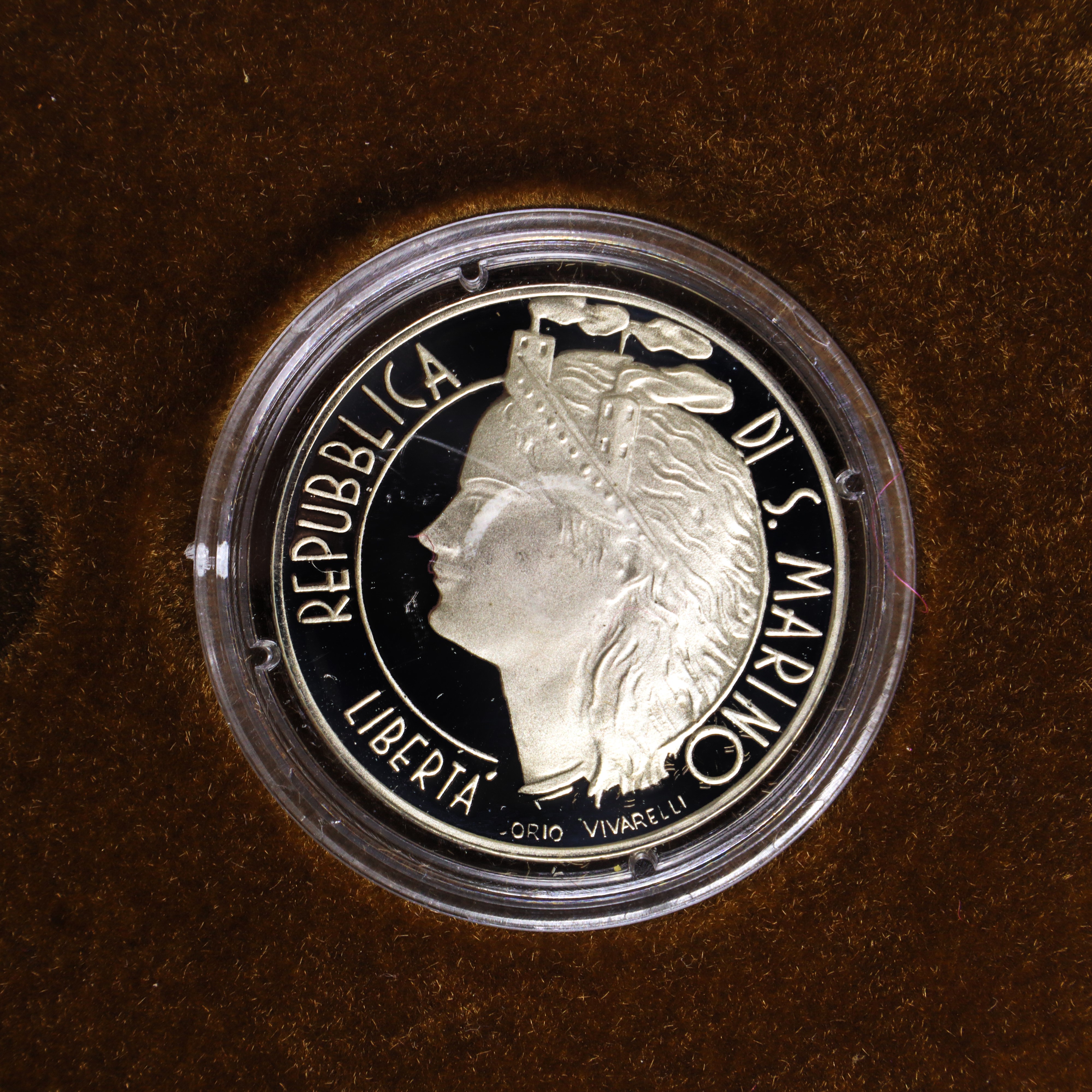 Dittico di monete d'Argento a corso legale celebrative dei campionati mondiali di calcio