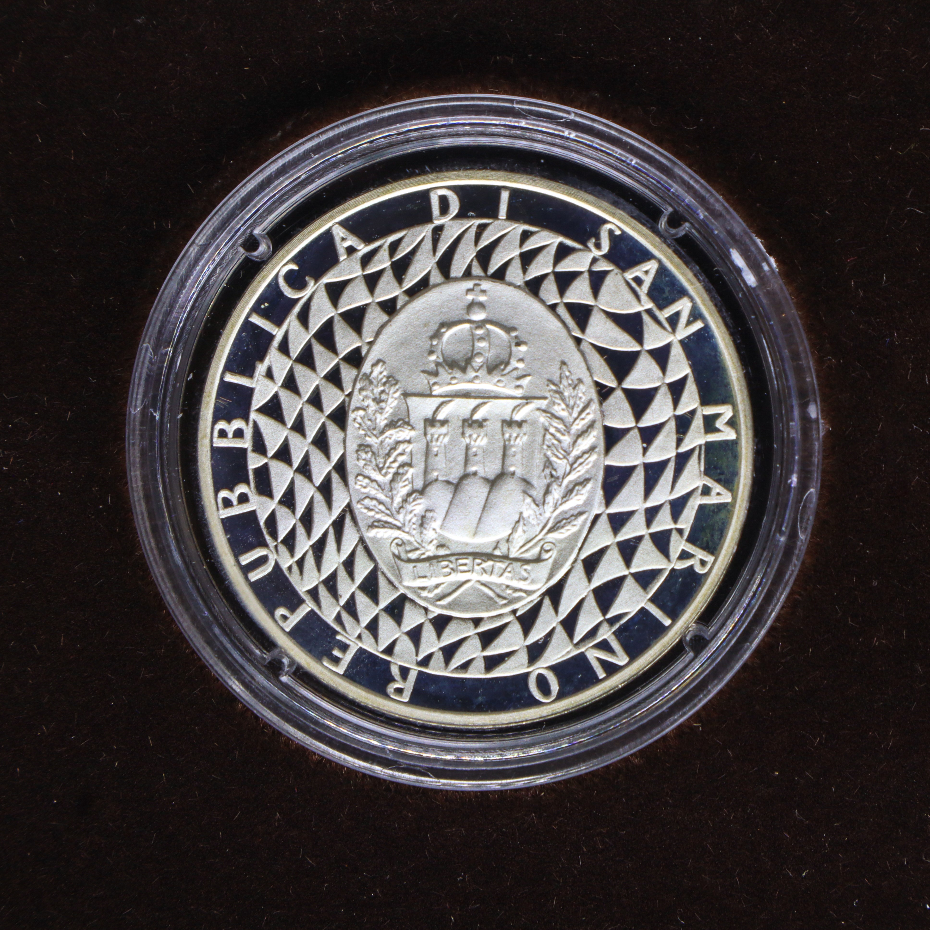 Dittico di monete d'argento a corso legale celebrative del campionato mondiale di calcio