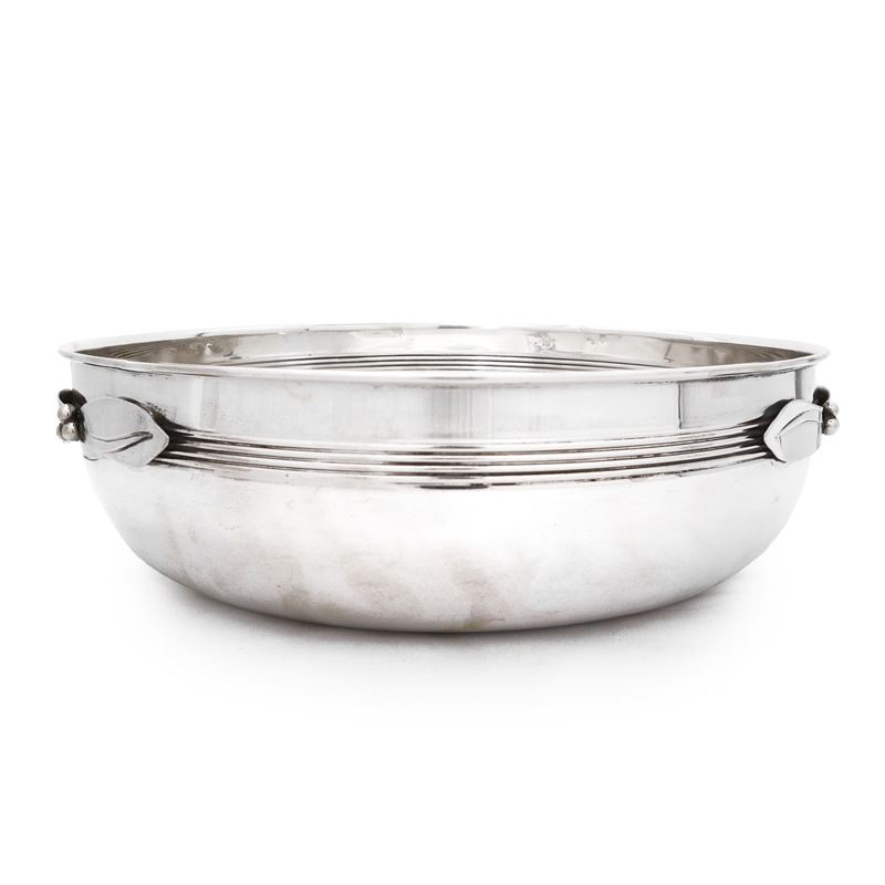 Centrotavola rotondo in argento 800 con fiocco