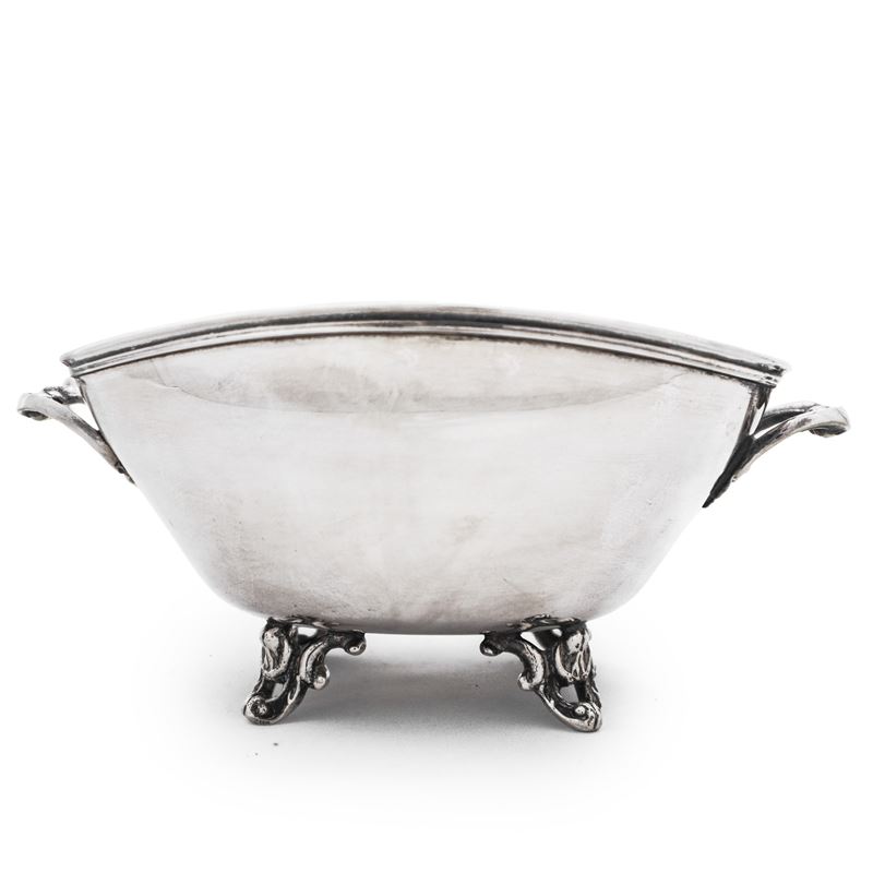 Piccola alzata ovale in argento 800 con piedini