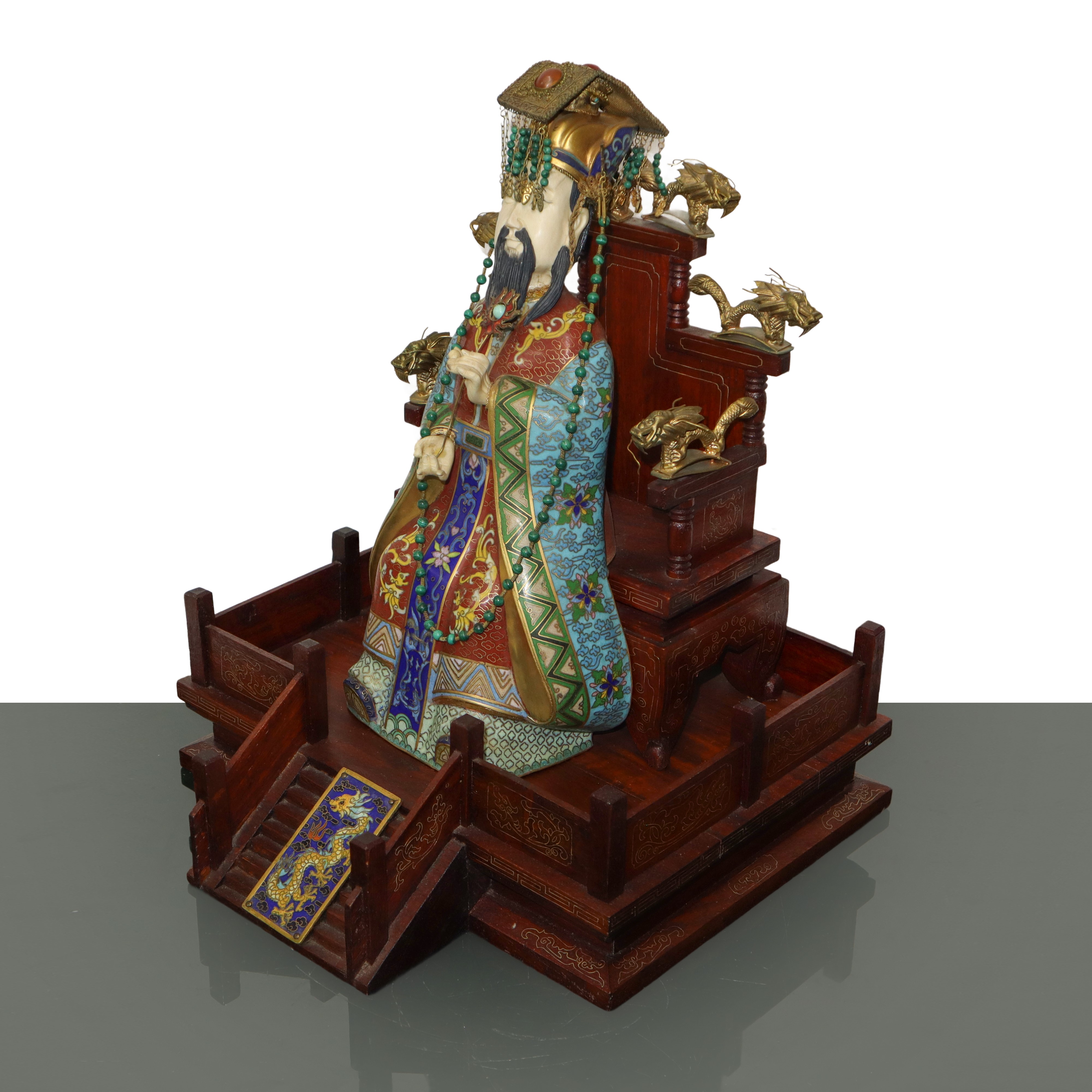 Imperatore e imperatrice cinesi, coppia di sculture su base in legno