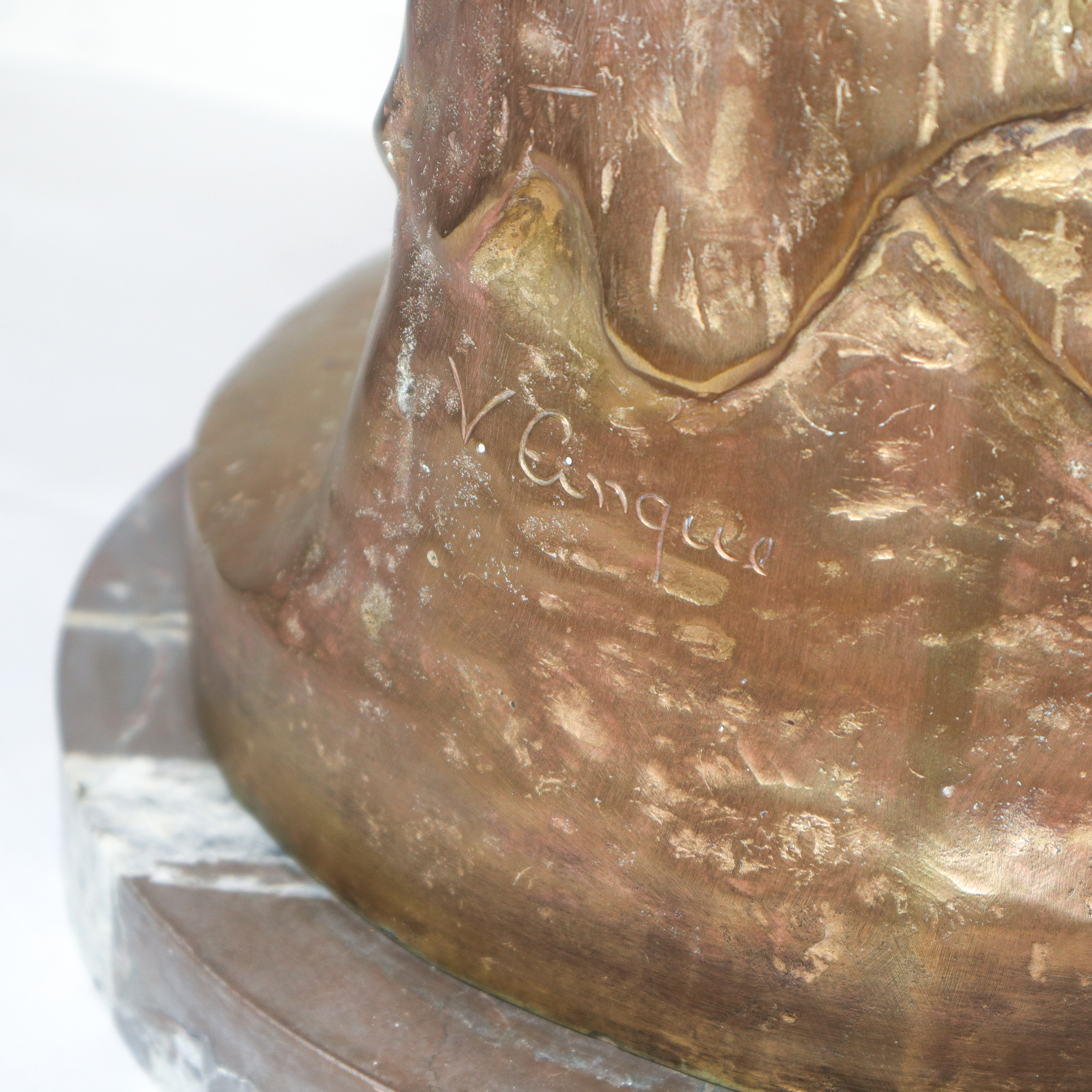 Fauni suonatori, coppia sculture in ottone patinato oro con base in marmo