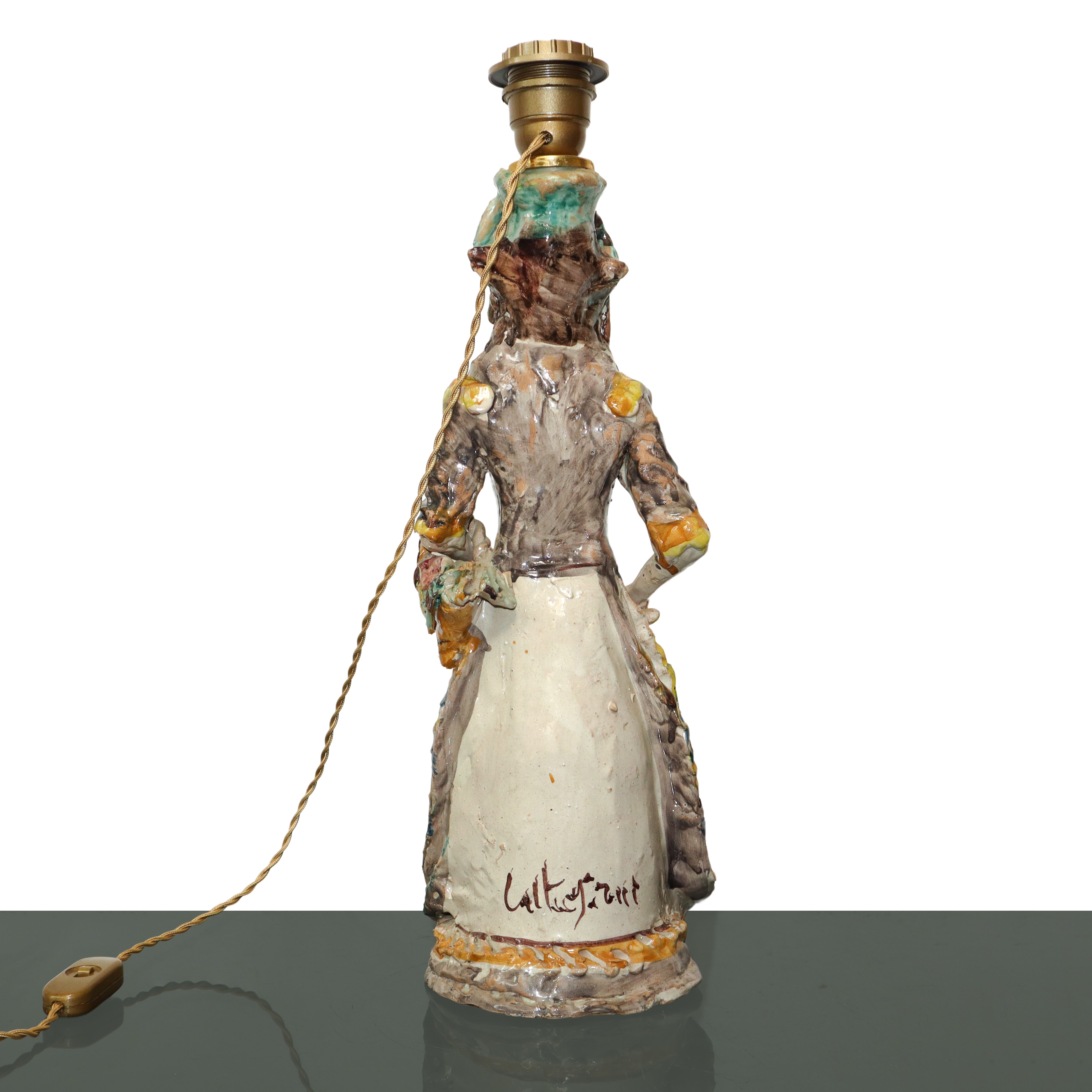 Lumiera in maiolica di Caltagirone (figura femminile)