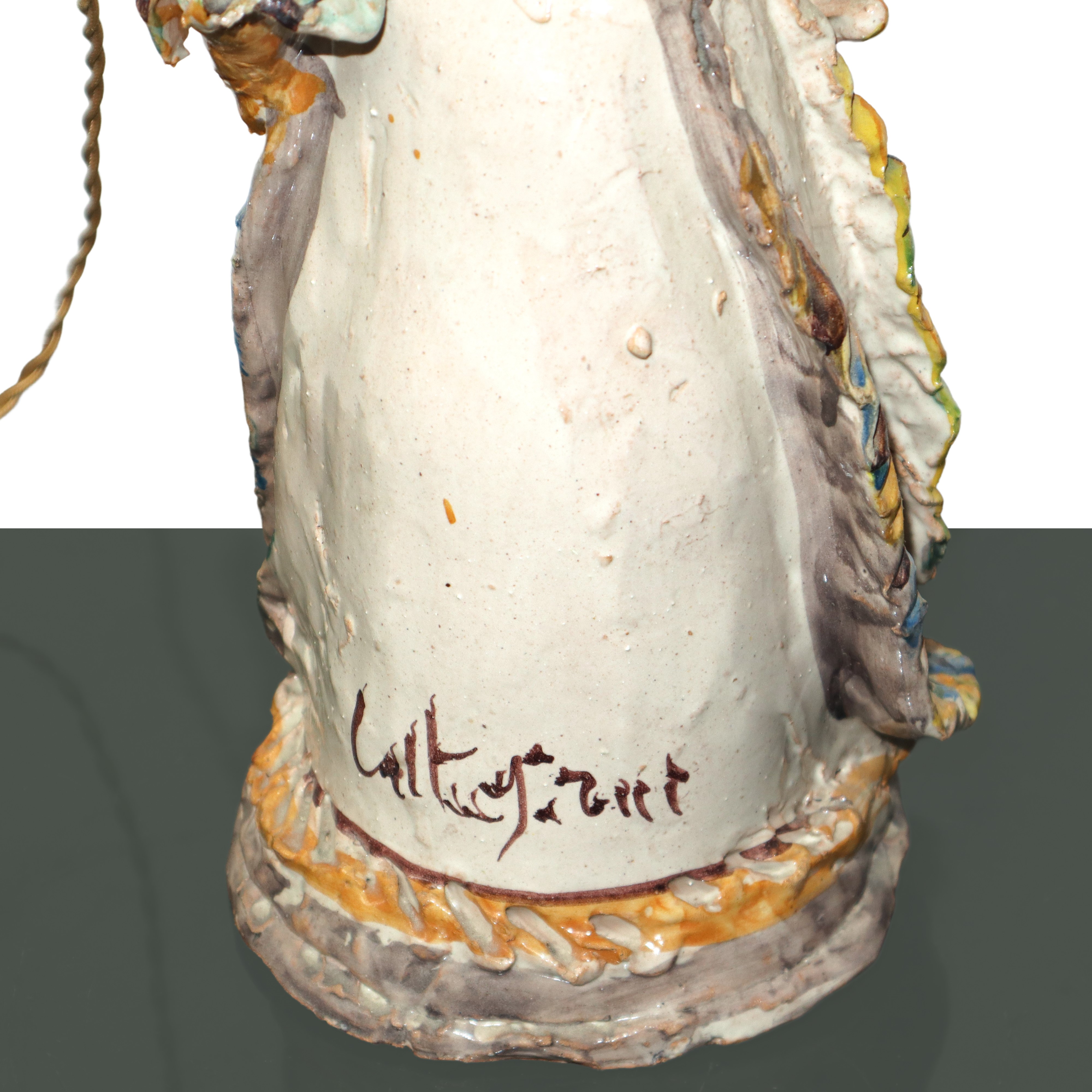 Lumiera in maiolica di Caltagirone (figura femminile)