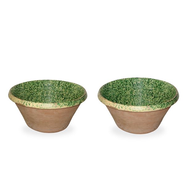 Pair of Caltagirone majolica lemmas glazed with green decorations