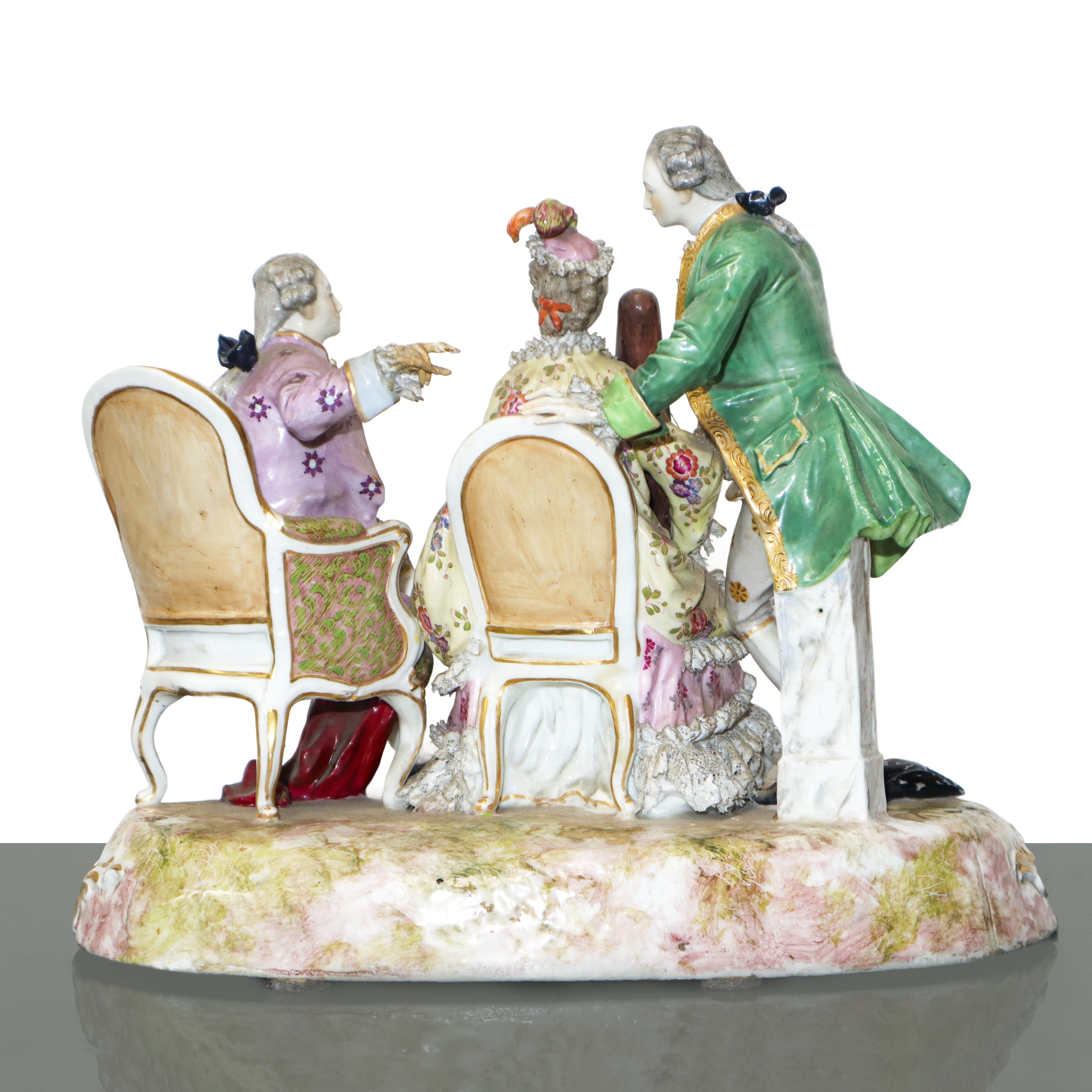 Scena di genere donna che suona l'arpa, scultura in porcellana policroma