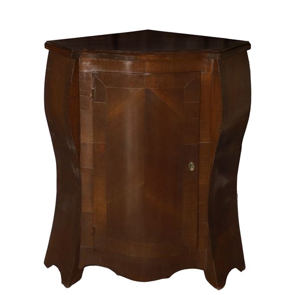 Angoliera con sportello centrale