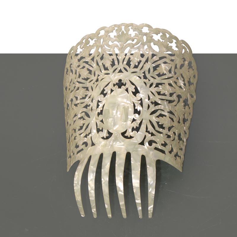 Peinetas para mantilla, Pettine ornamentale spagnolo
