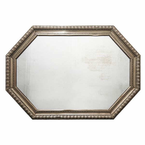 Vassoio ottagonale con bordo in argento 800 e piano a specchio