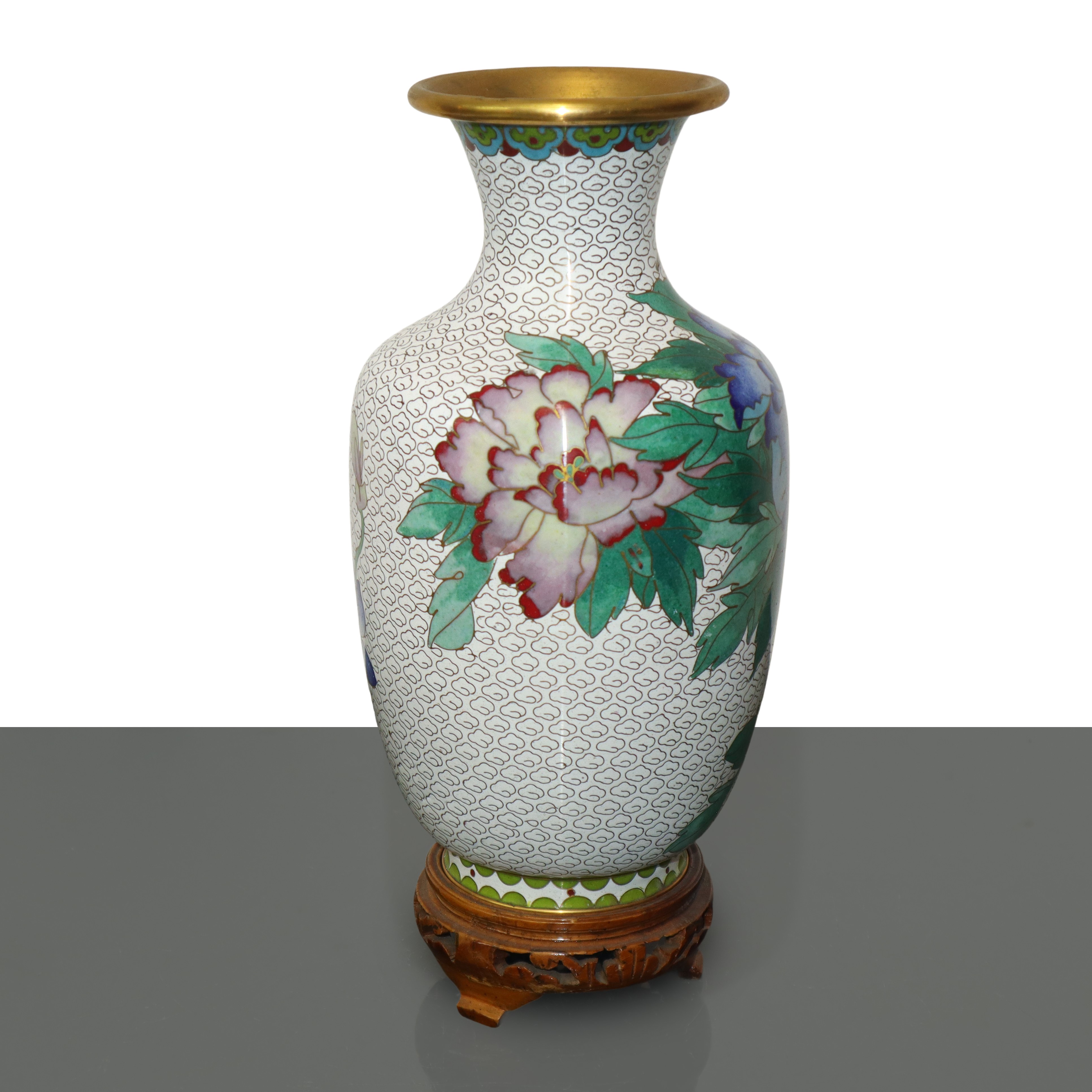 Coppia di vasi cinesi cloisonné su base in legno, h 27 cm (ciascuno)