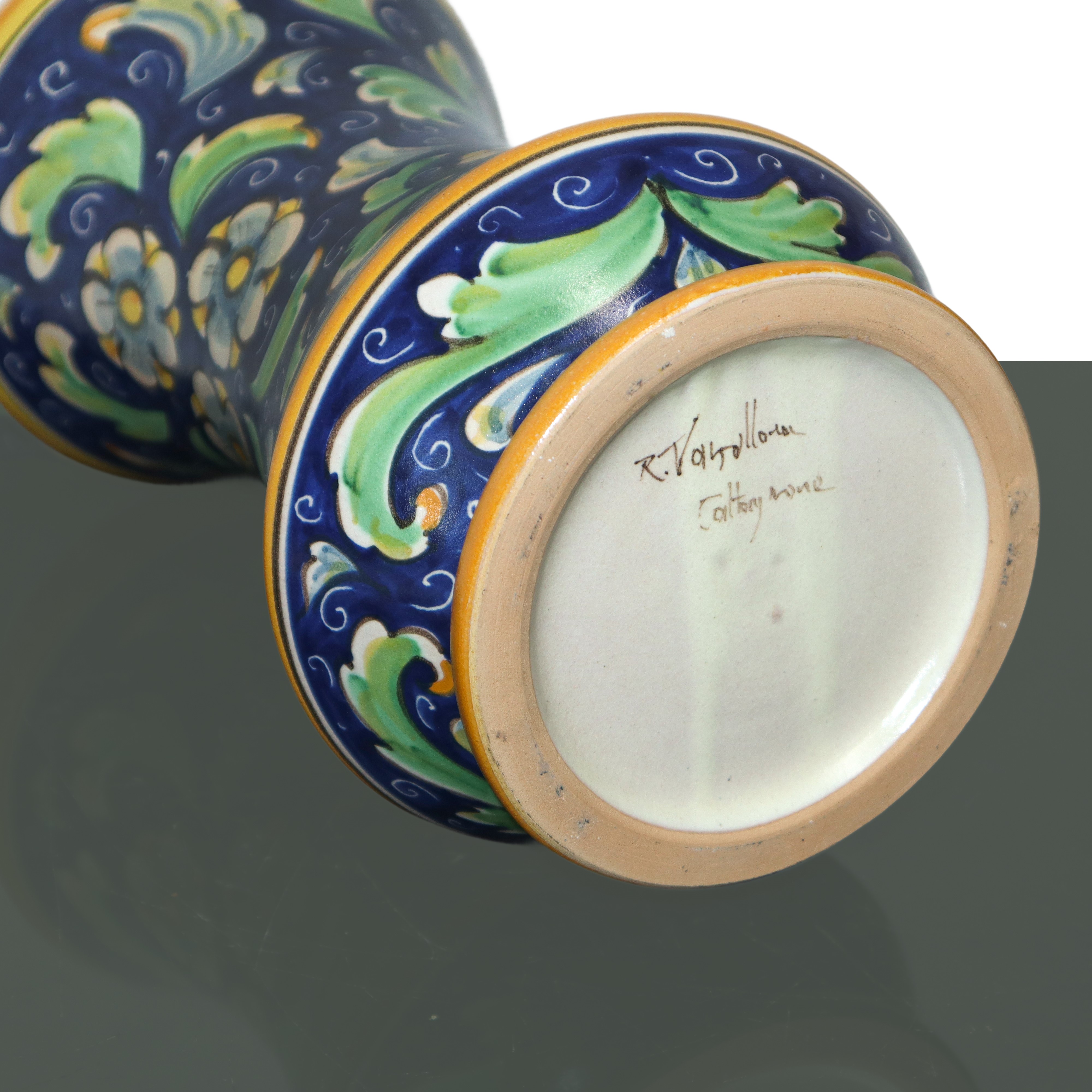 Albarello in maiolica di Caltagirone dipinta policroma