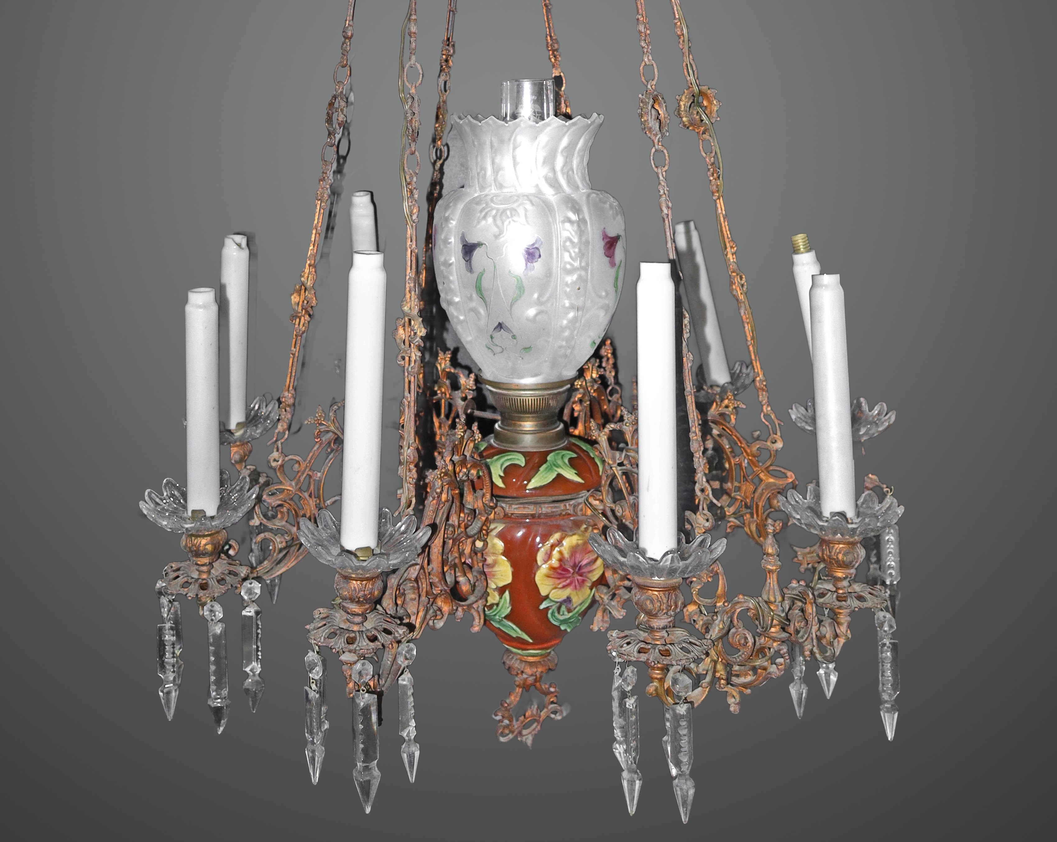 Lampadario in metallo brindoli e boccia in vetro decorata