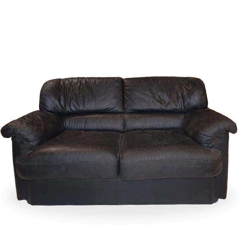 Divano, rivestimento in pelle nera
