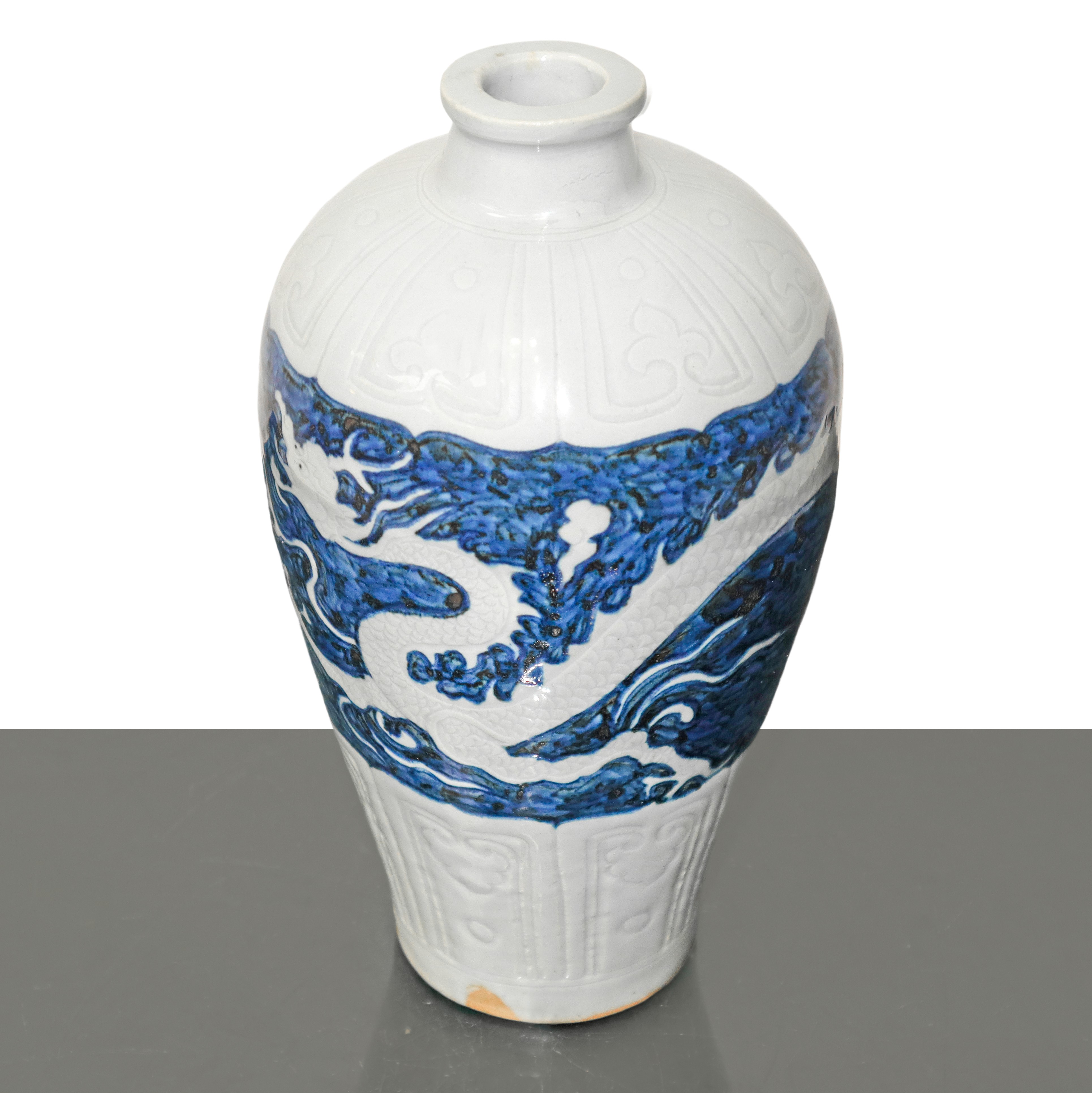 Vaso cinese in porcellana blu e bianca con dragone