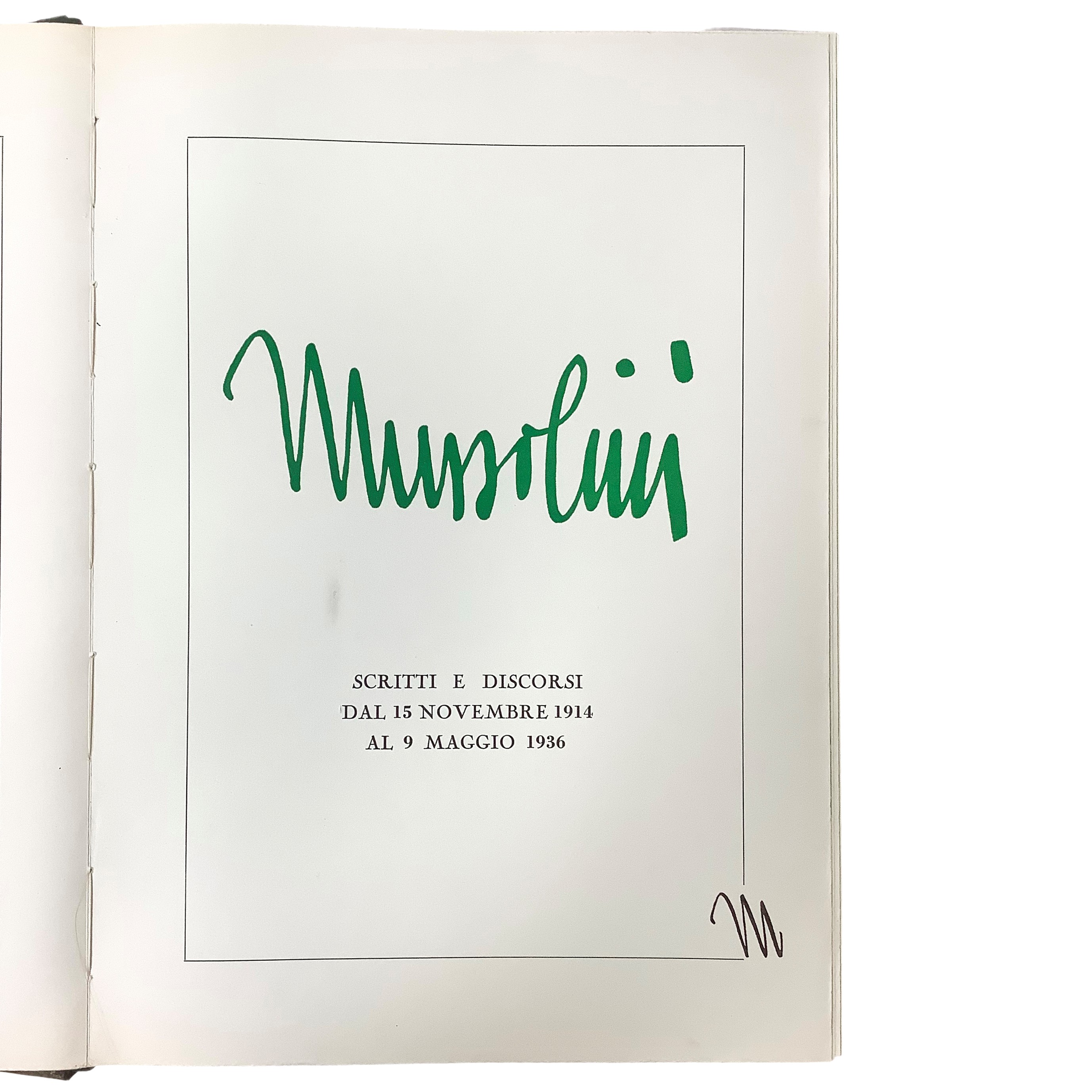 Dino Editori, Mussolini — libro con placca in metallo in custodia tessile verde