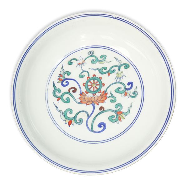 Piatto cinese in stile famiglia verde con decorazione fitomorfa