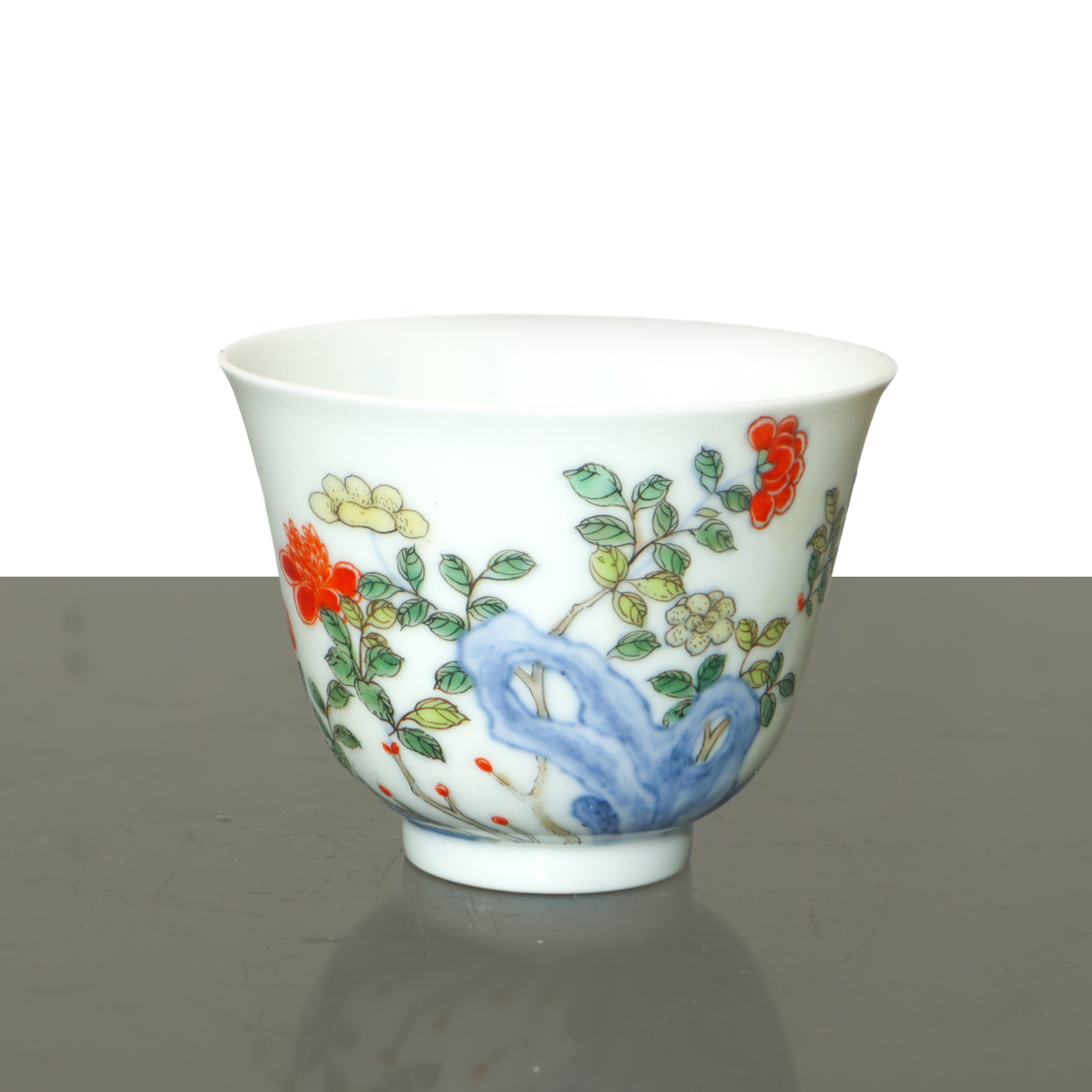 Piccola Tazza in Porcellana Cinese in Stile Famiglia Verde con Decorazioni Floreali ed Iscrizione...