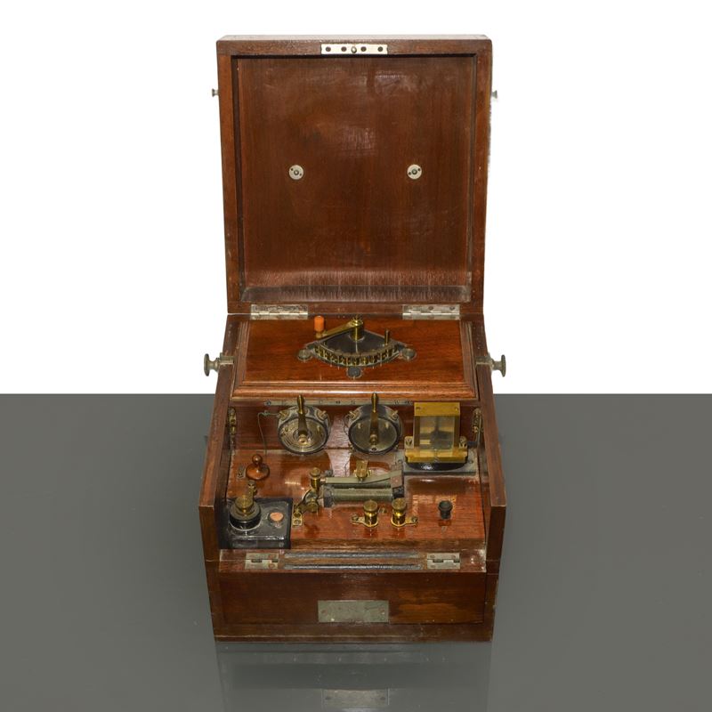 Galvanometro medicale, h 22 cm x 25 cm x 23 cm