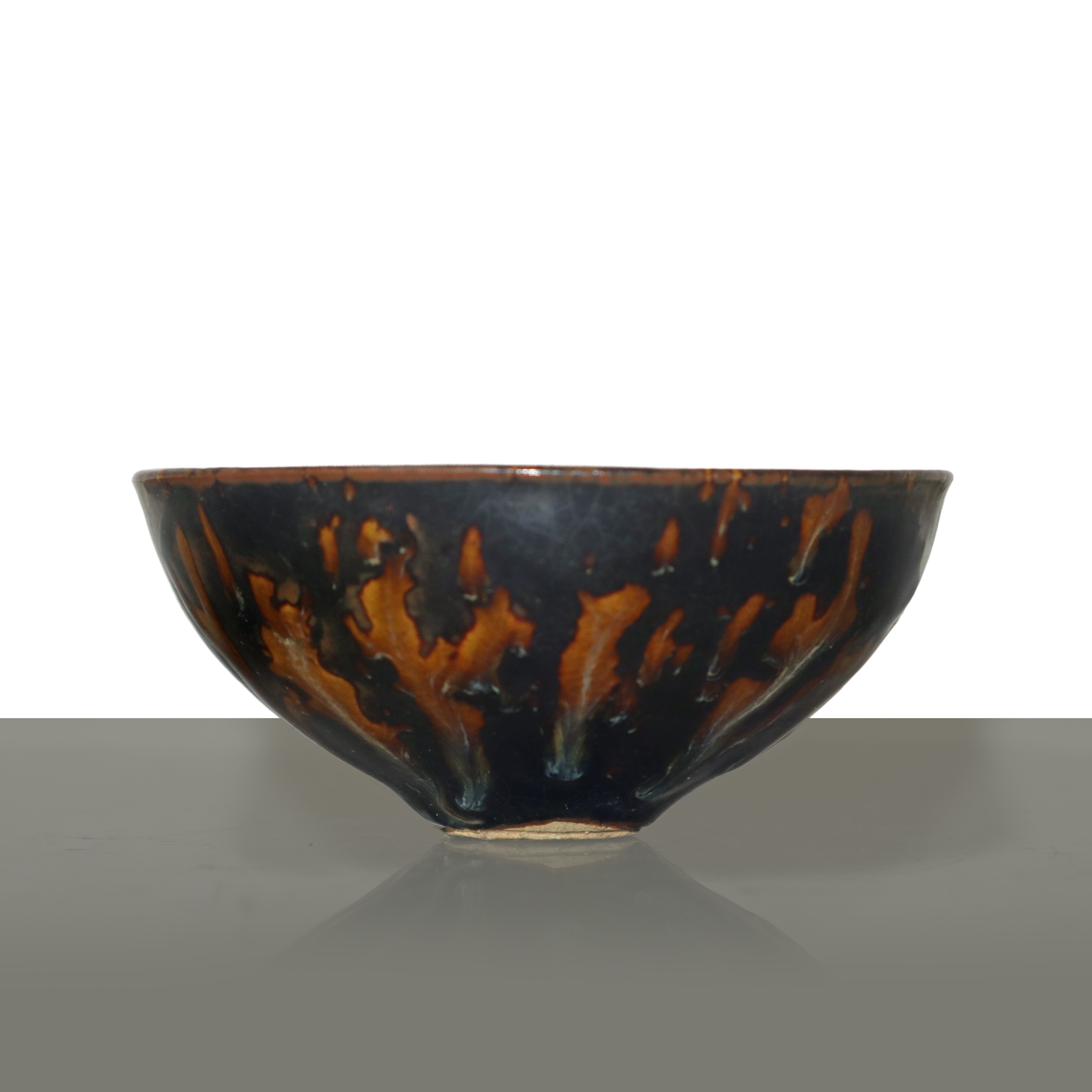 Ciotola da Tè con Decori a Fiamma