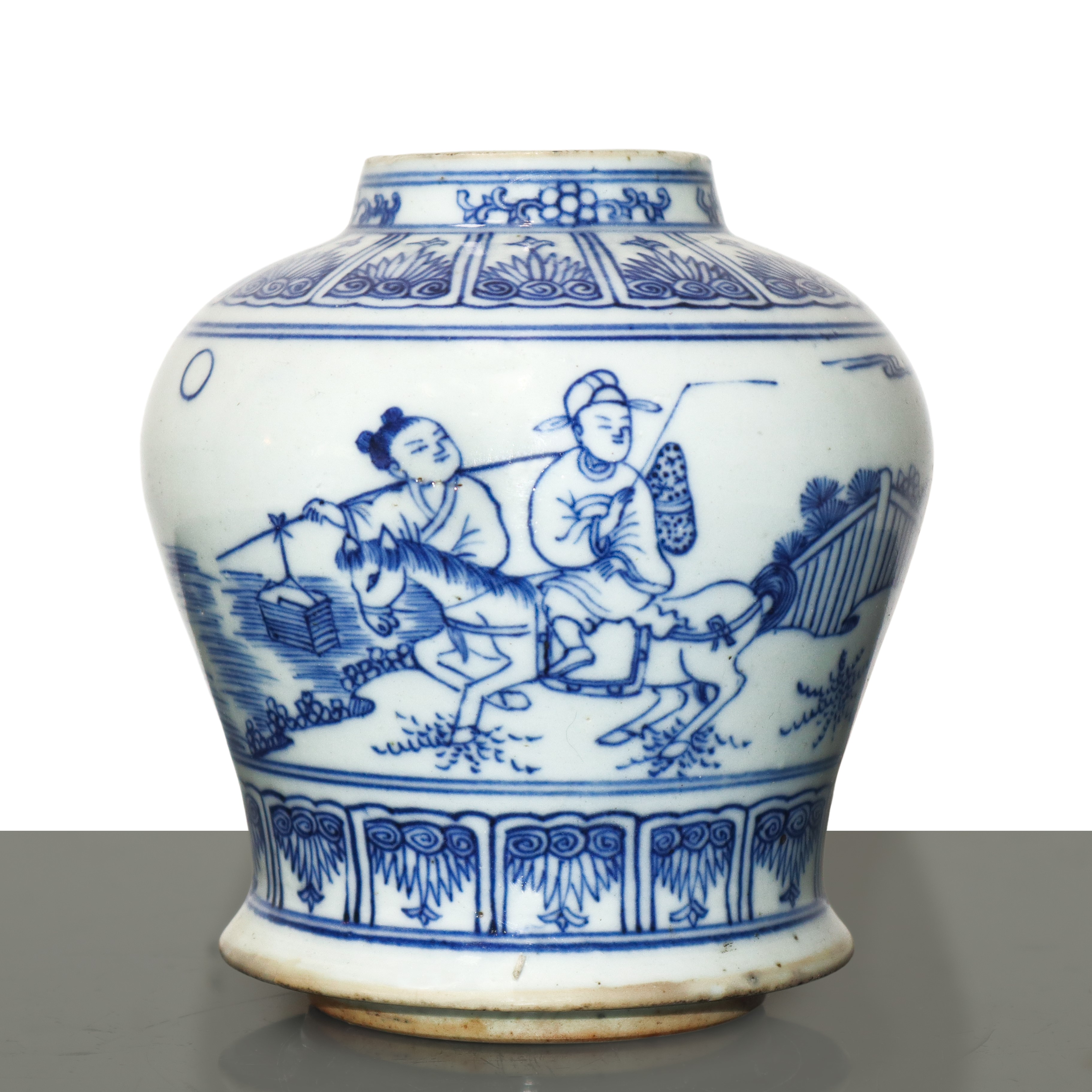 Vaso cinese smaltato bianco e blu con figurazioni tradizionali e decori