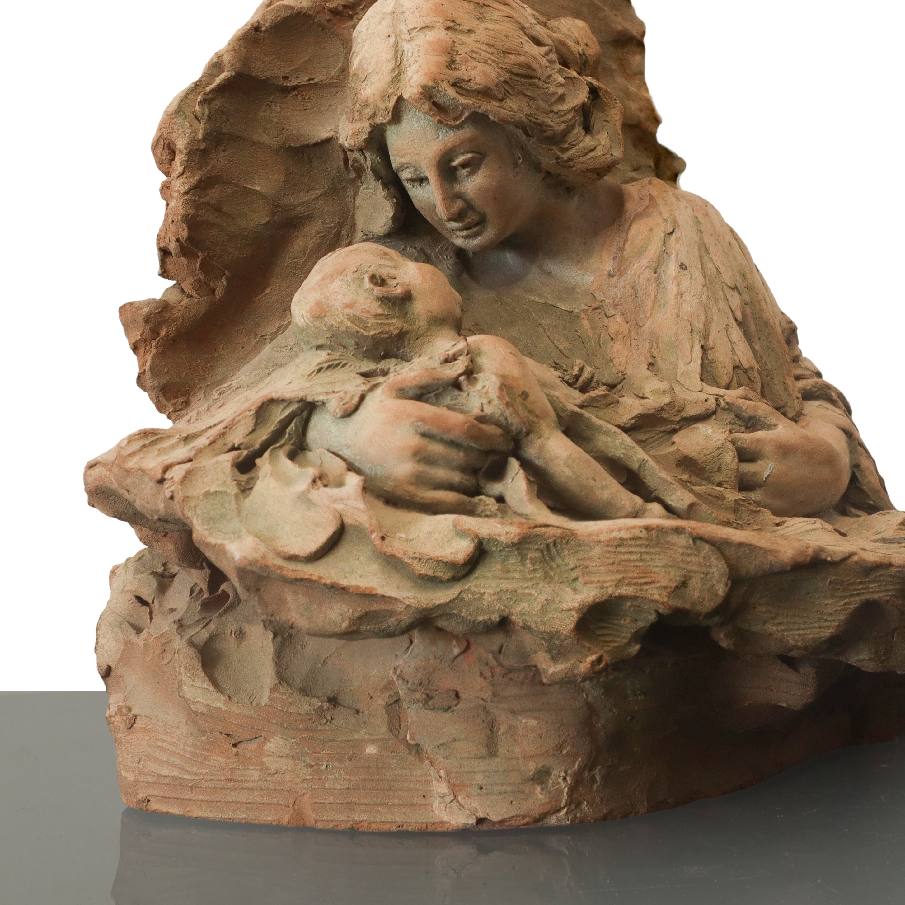 Maternità "In dolce atto di amore", scultura in terracotta