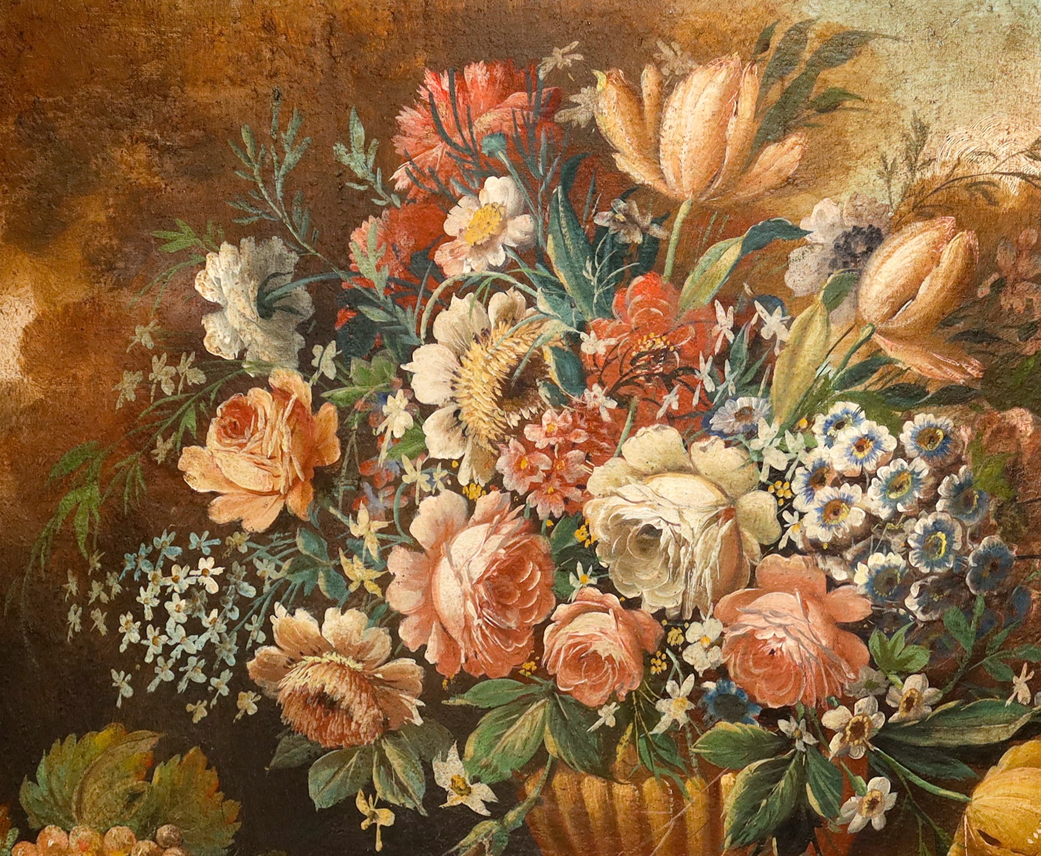 Natura morta con vaso di fiori e frutta