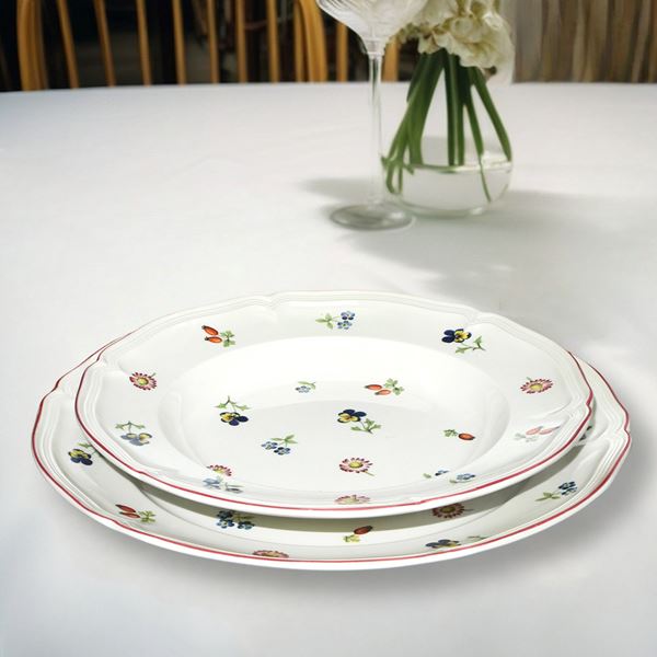 Villeroy &amp; Boch  Dresden - 12-piece porcelain dinner set, "Petite Fleur" model.