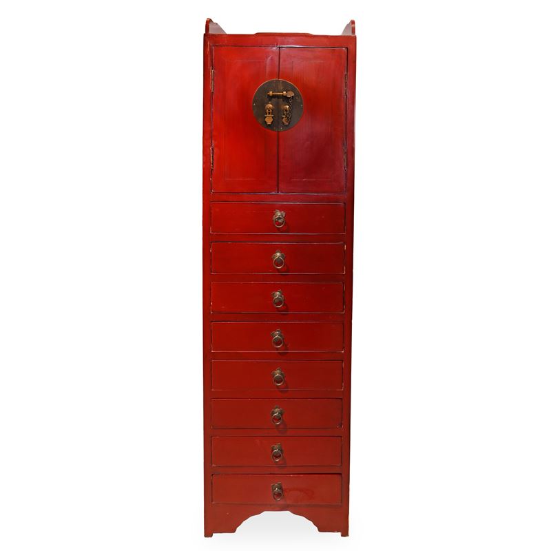 Cabinet laccato rosso con otto cassetti