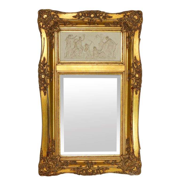 Specchiera entro cornice dorata con decori e bassorilievo neoclassico