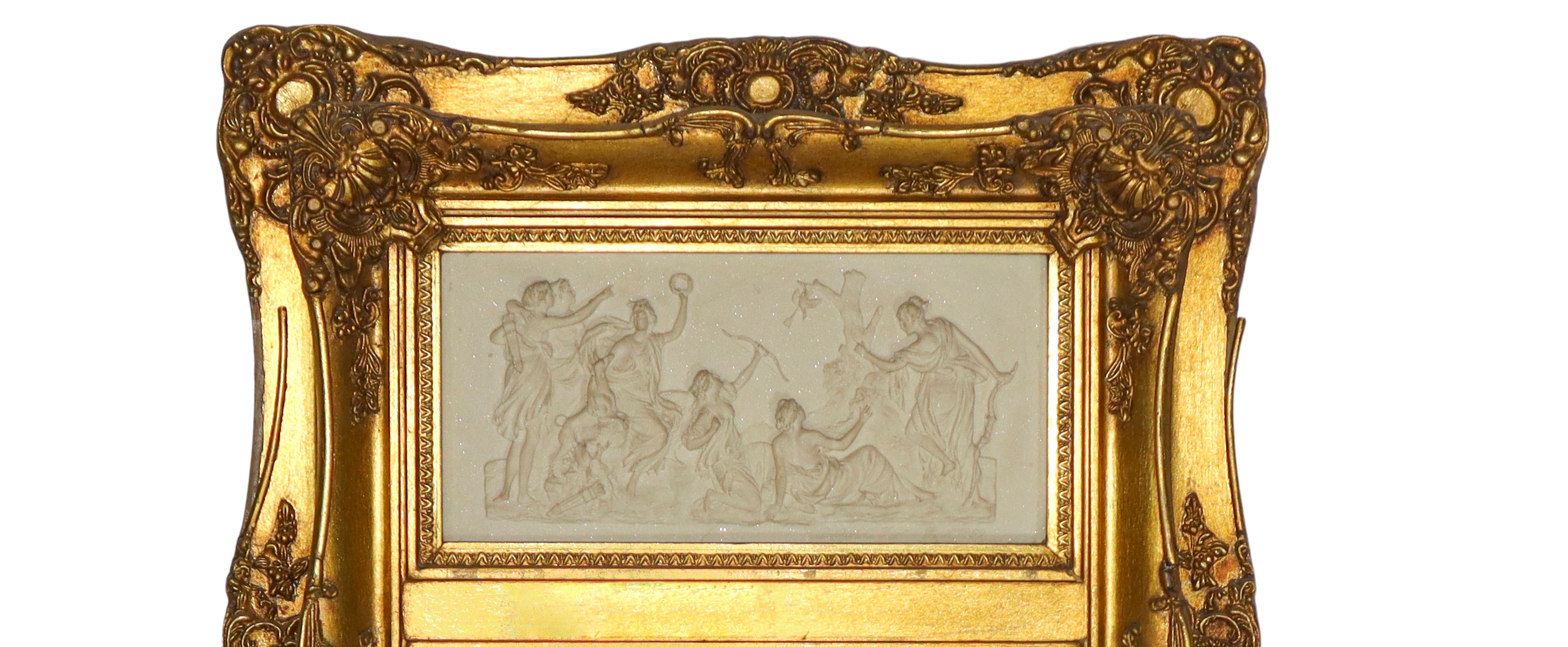 Specchiera entro cornice dorata con decori e bassorilievo neoclassico