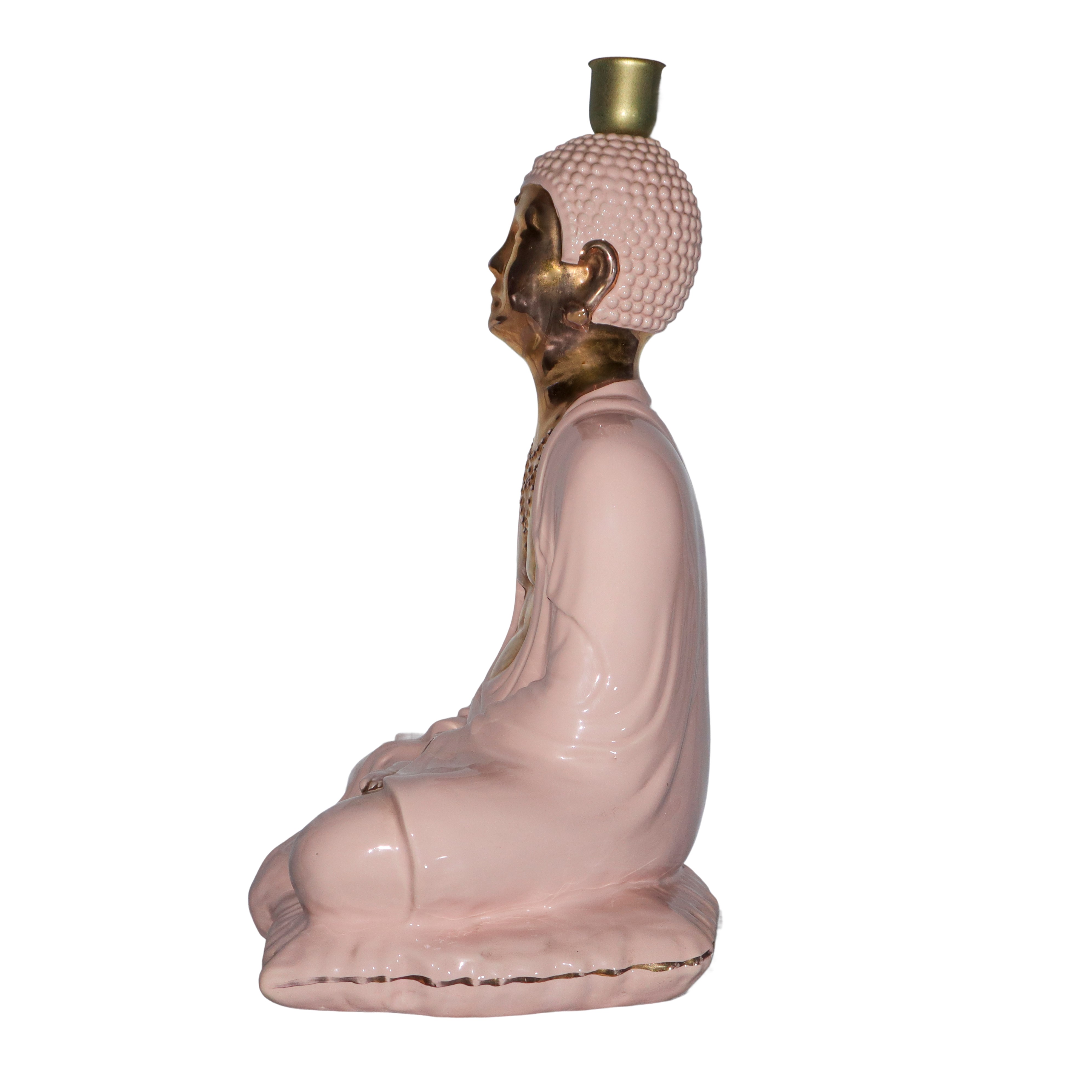 Buddha in Meditazione con Vesti Rosa
