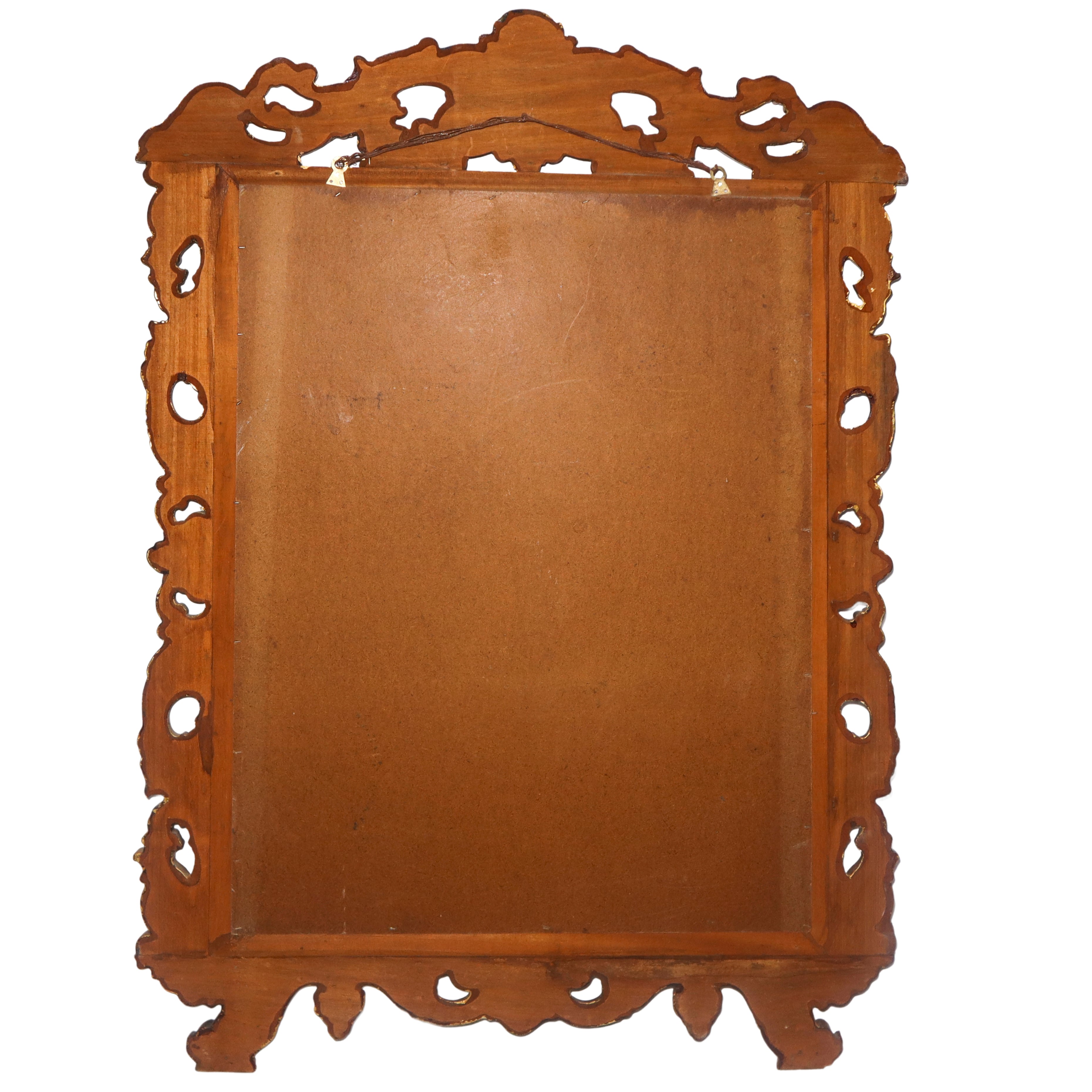 Specchiera rettangolare con cornice dorata traforata e decorazioni a spirali d’acanto, XX secolo