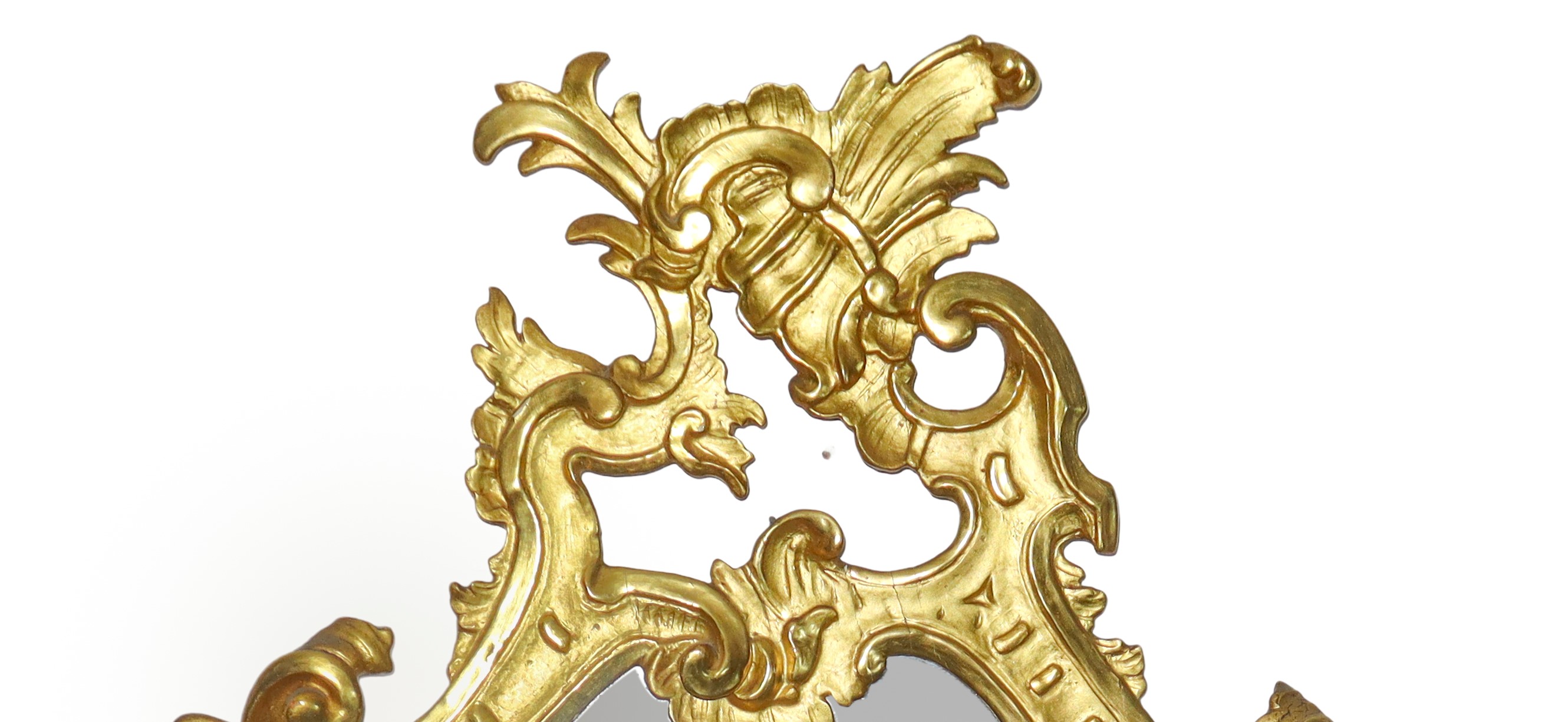 Specchiera sagomata, cornice dorata con decoro traforato alla sommità, XX secolo
