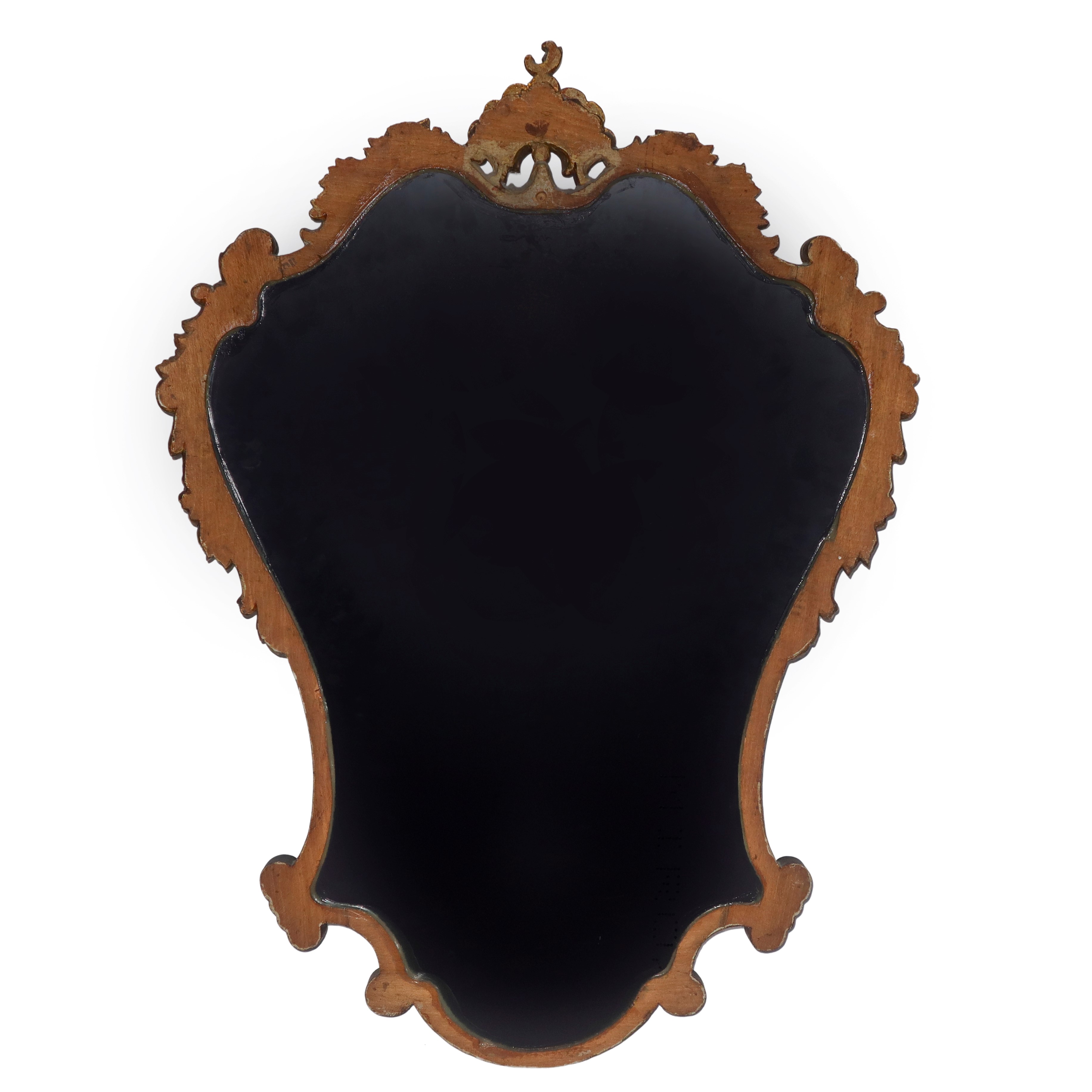 Specchiera sagomata in stile Rococò, cornice dorata con decori e motivo a conchiglia