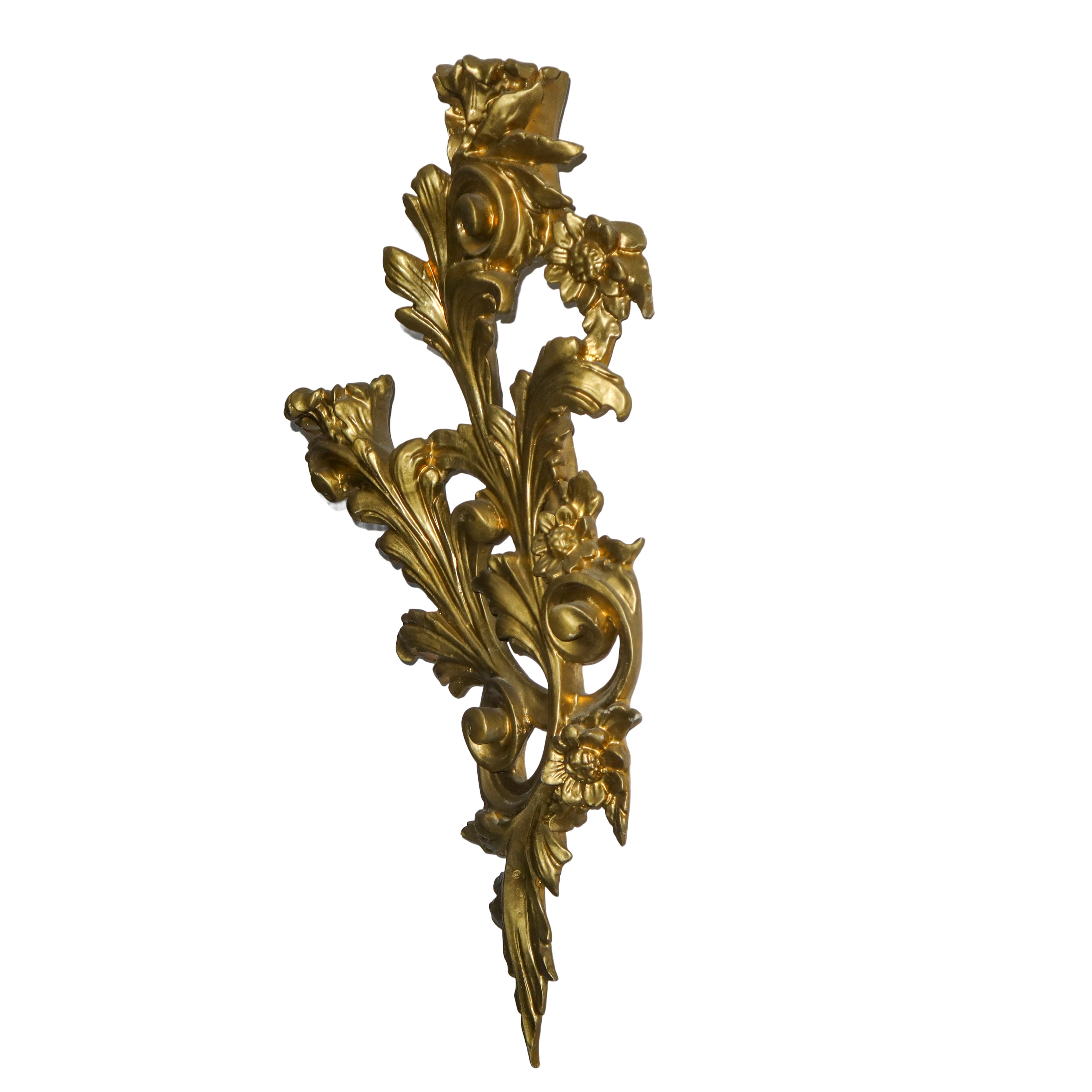 Coppia di Appliques Dorate con Spirali D'acanto Sagomate e Fiori