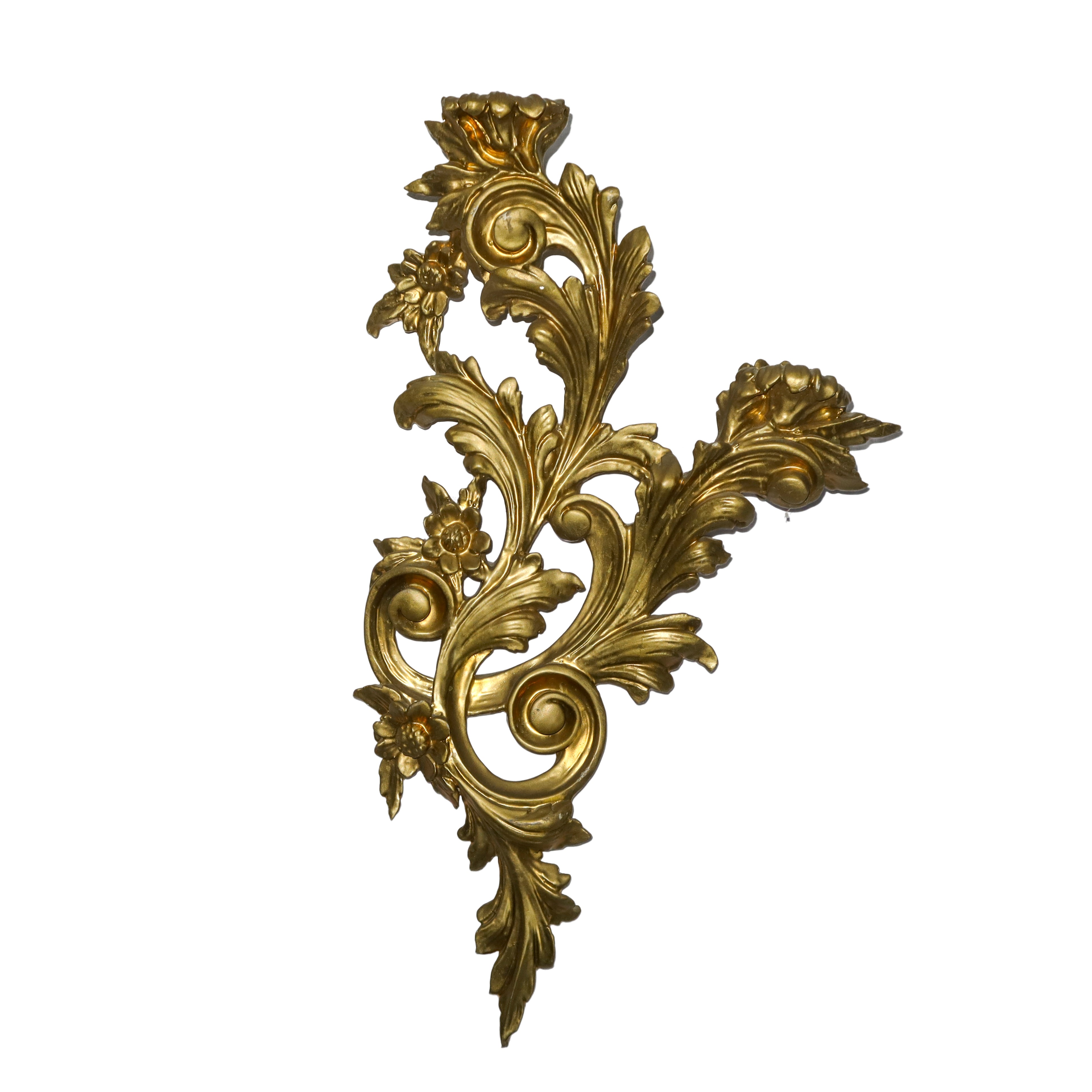 Coppia di Appliques Dorate con Spirali D'acanto Sagomate e Fiori