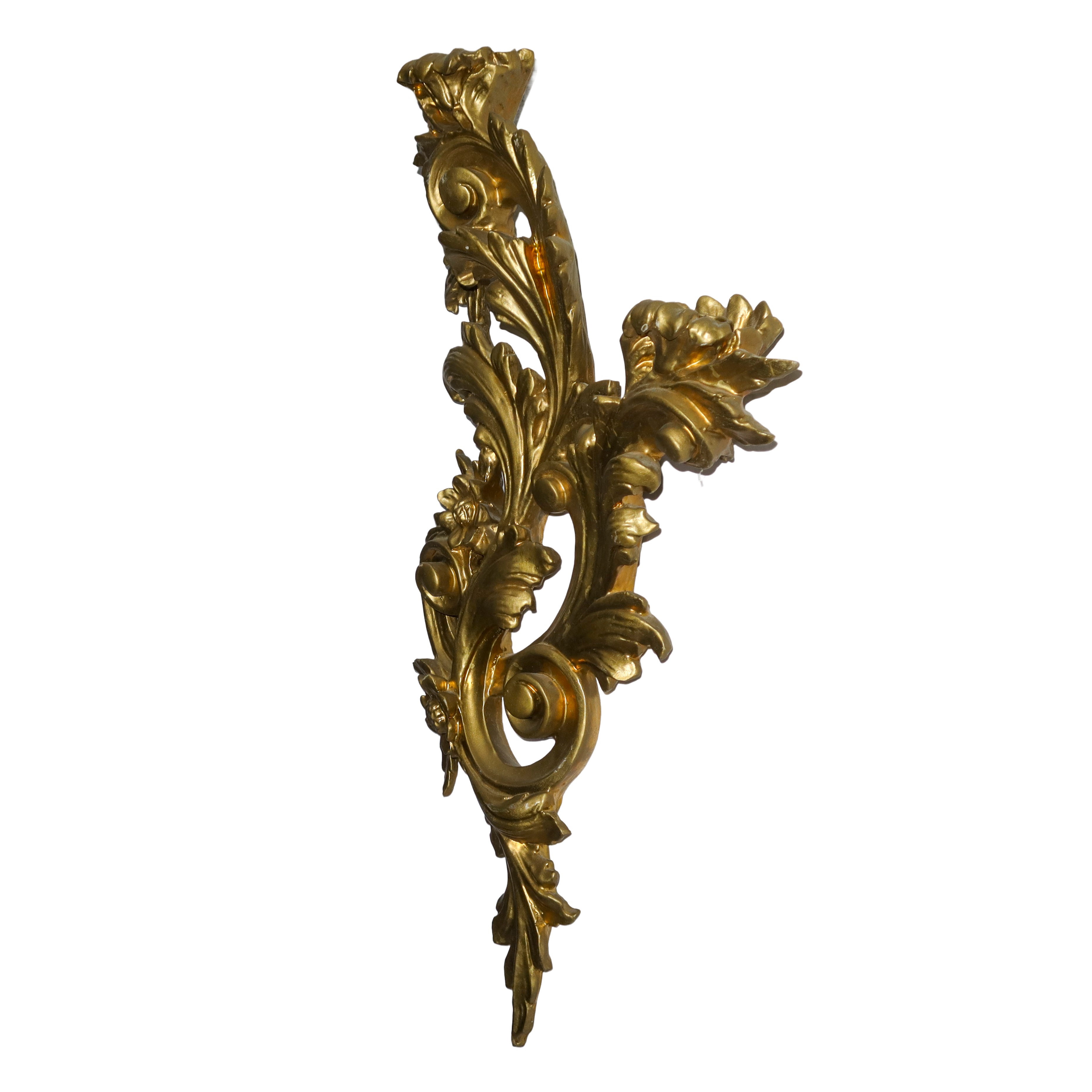 Coppia di Appliques Dorate con Spirali D'acanto Sagomate e Fiori