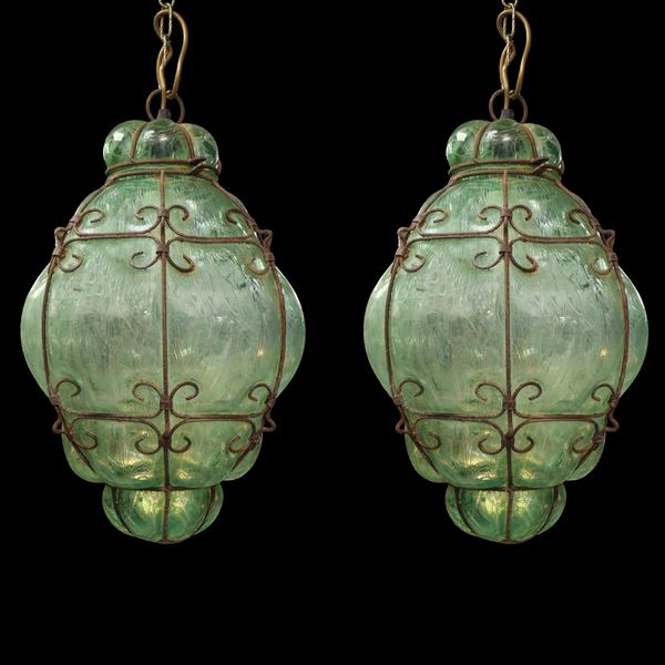 Coppia di lanterne da esterno in vetro di Murano verde con dettagli in metallo 