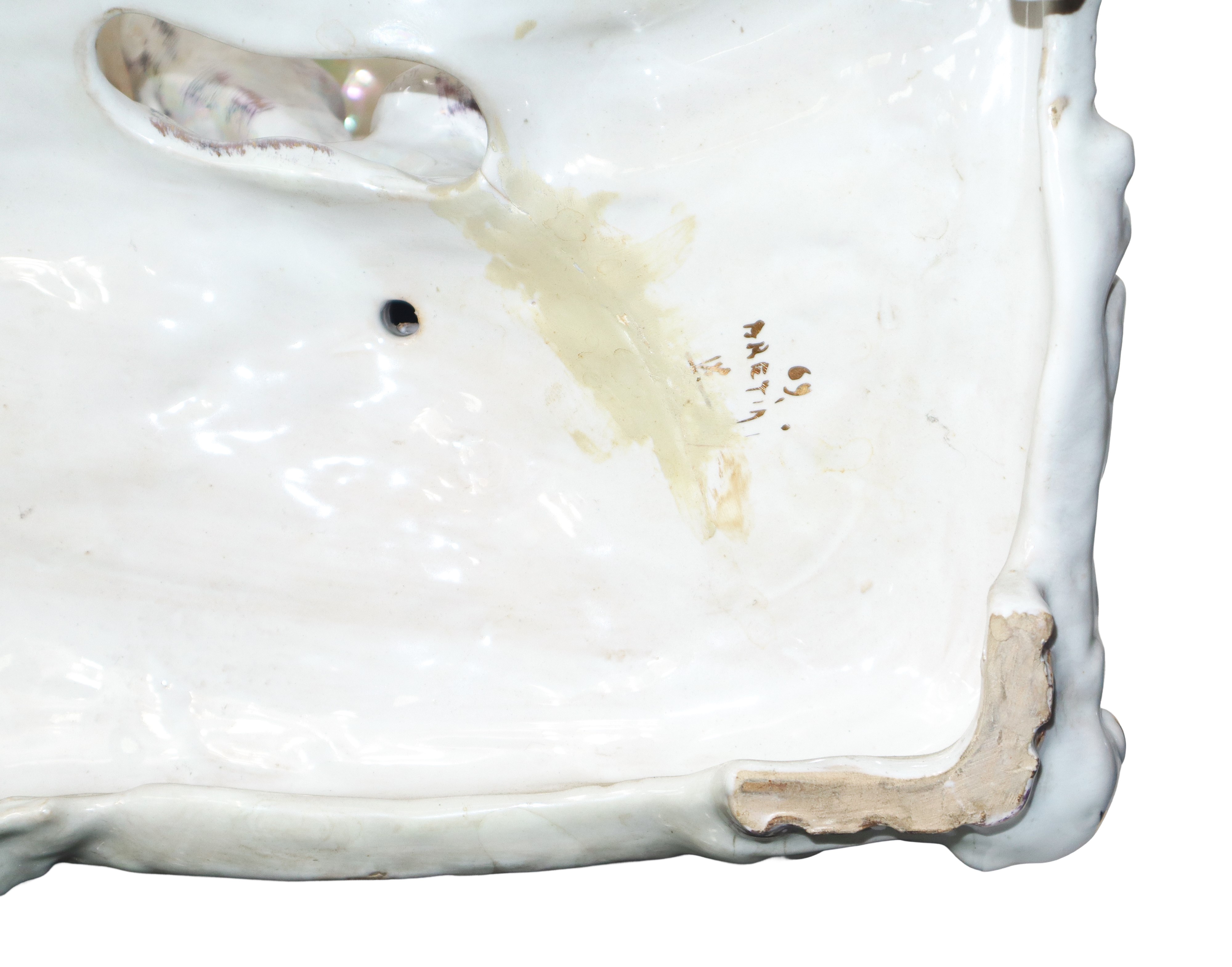 Cavalli, scultura in maiolica bianca