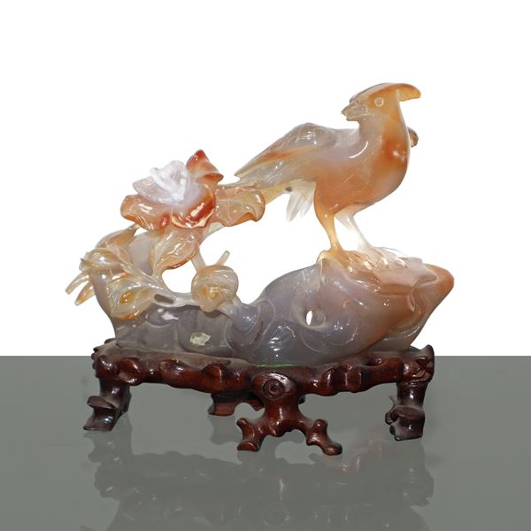 Agate bird on wooden base 