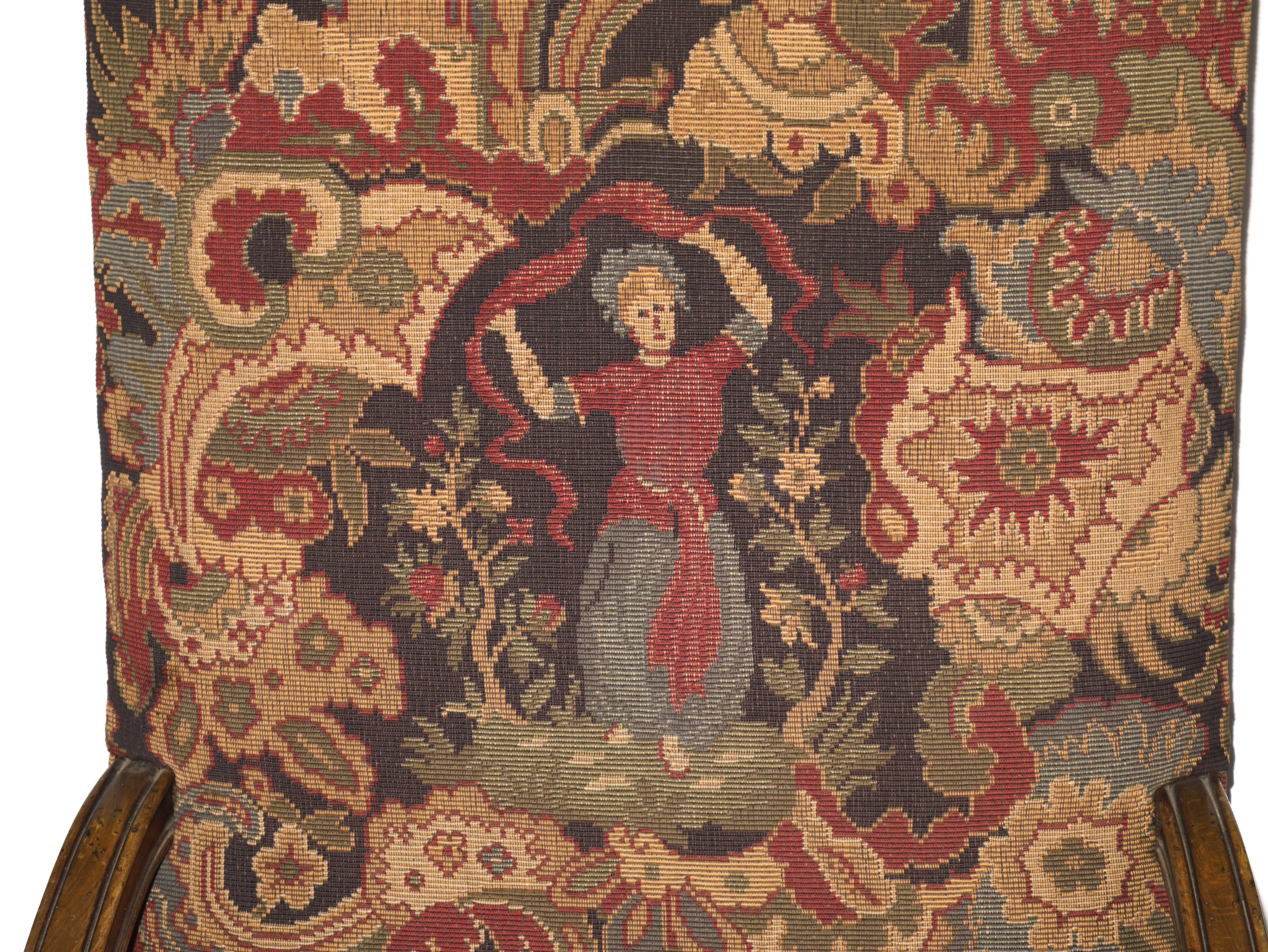 Sediolone con tappezzeria fiorata e decorazioni di figure di genere, h cm 126